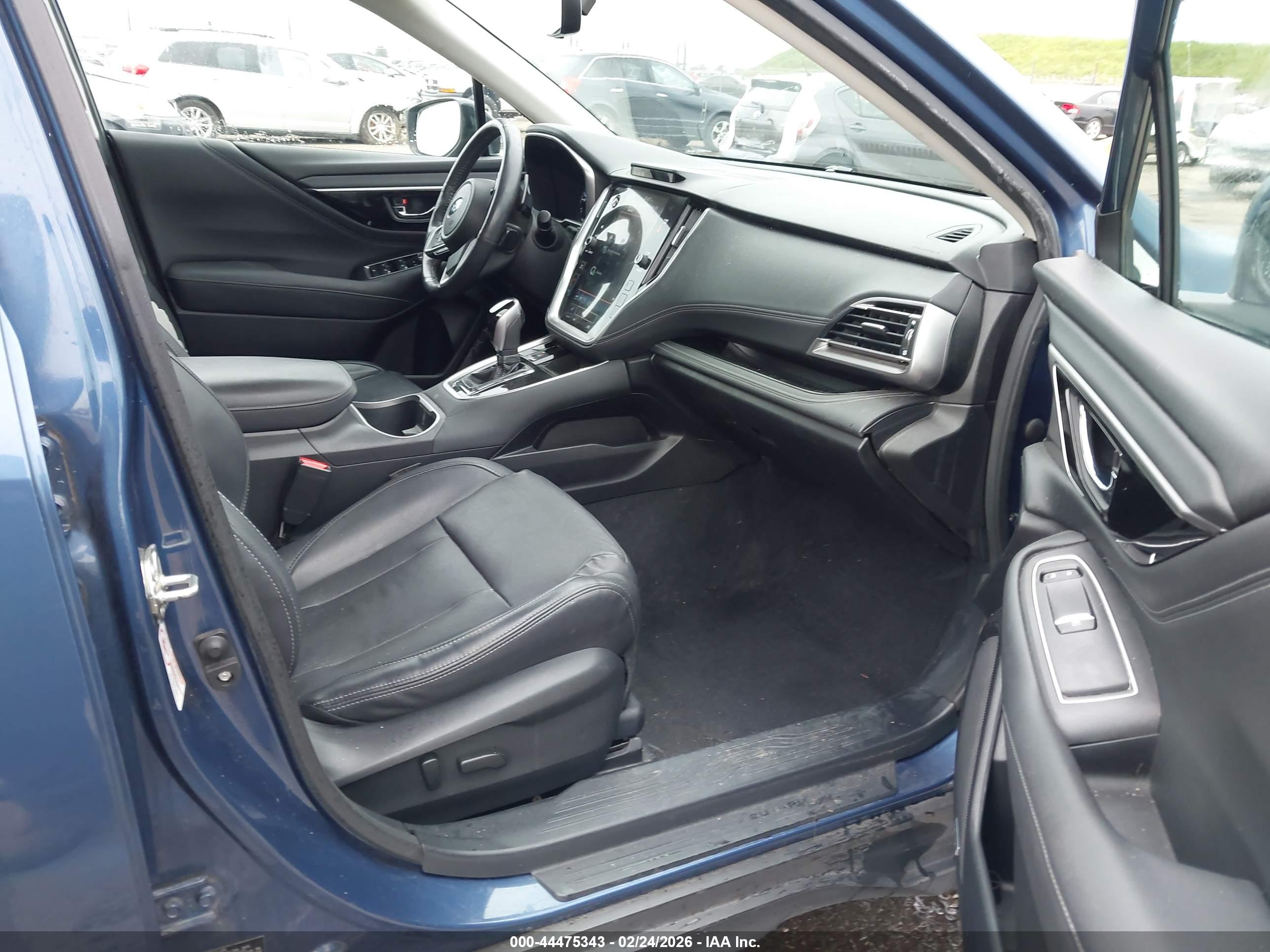 SUBARU OUTBACK image 5