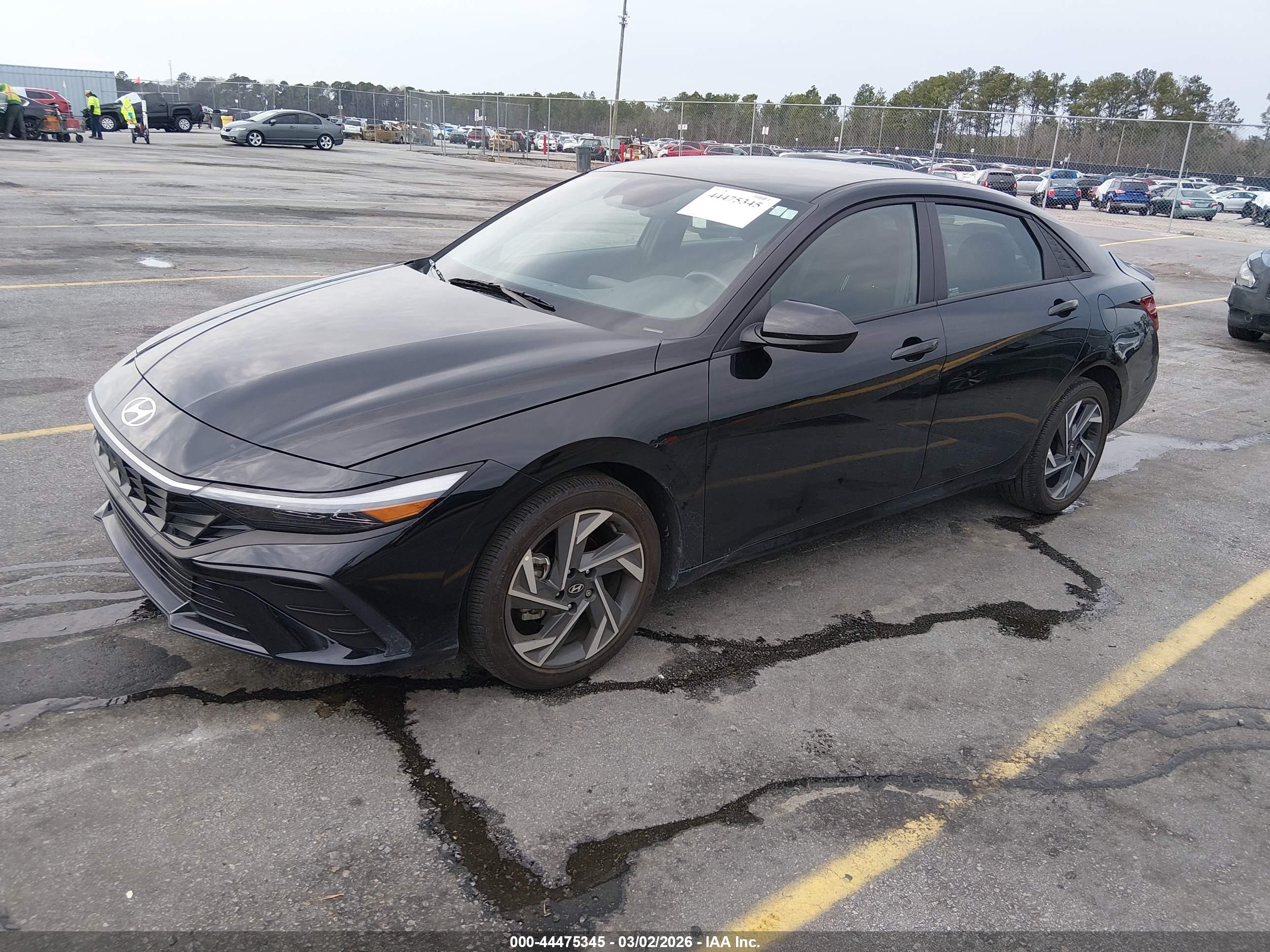 HYUNDAI ELANTRA image 2