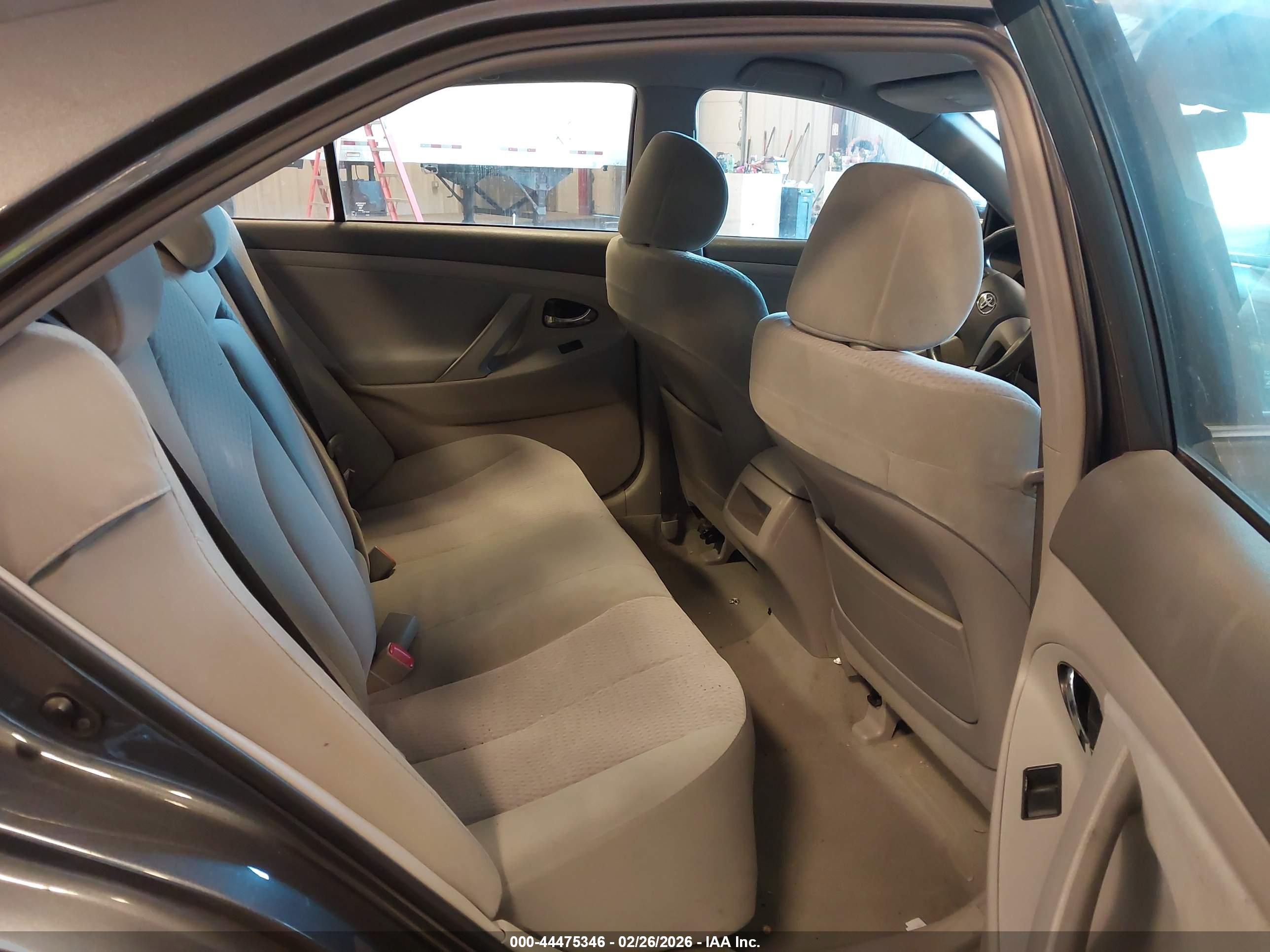 TOYOTA CAMRY image 8