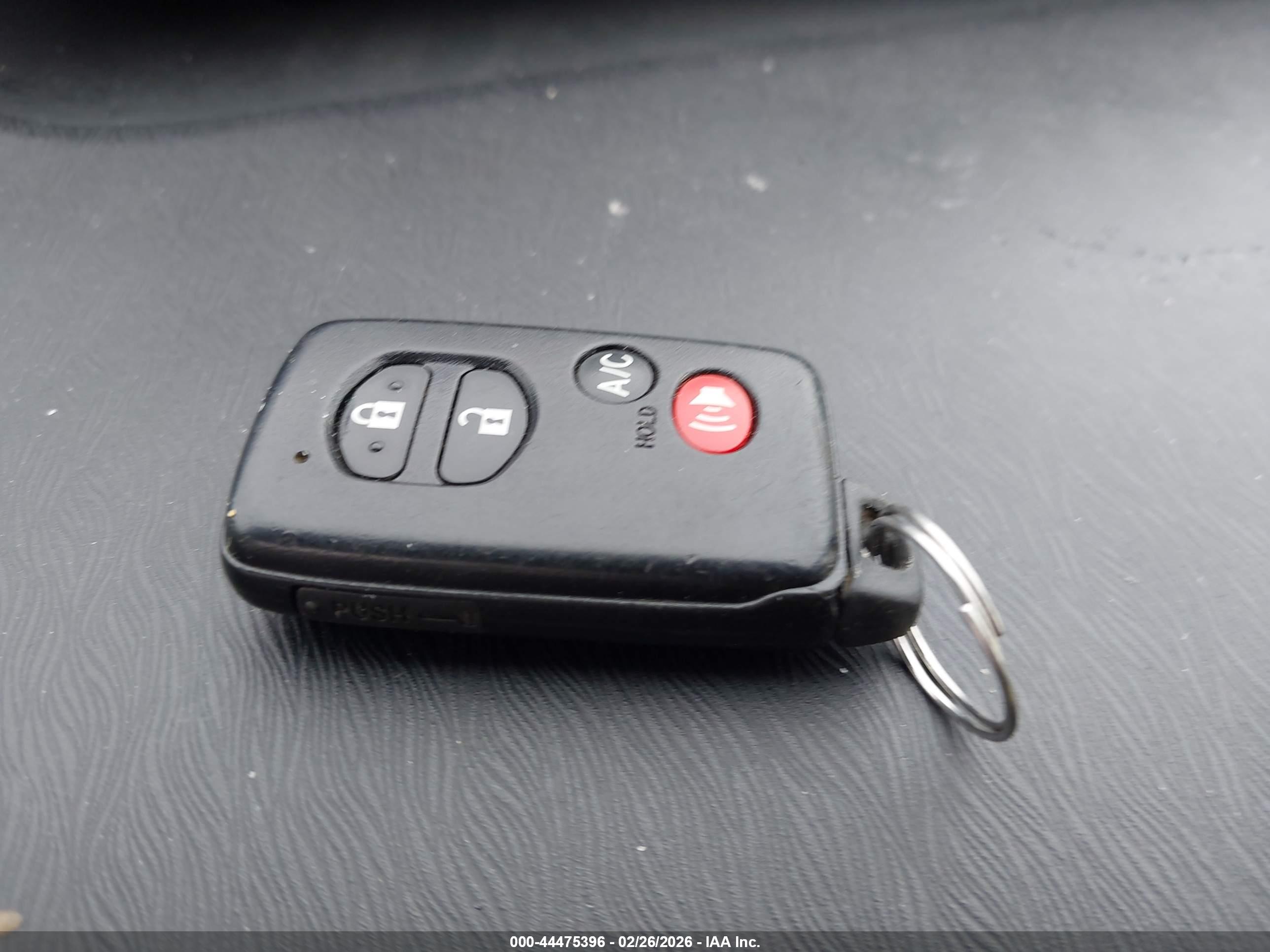 TOYOTA PRIUS image 11
