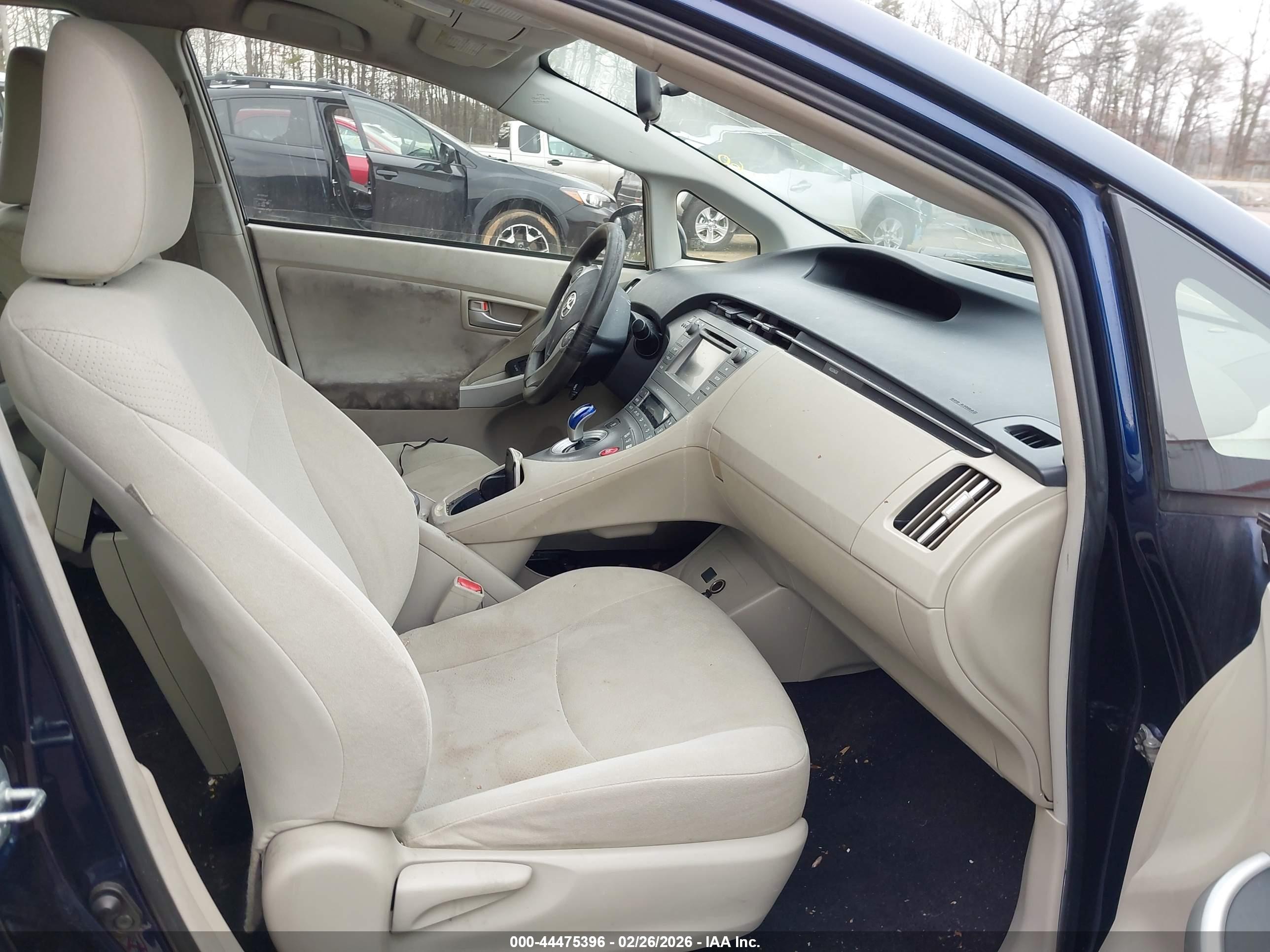 TOYOTA PRIUS image 5