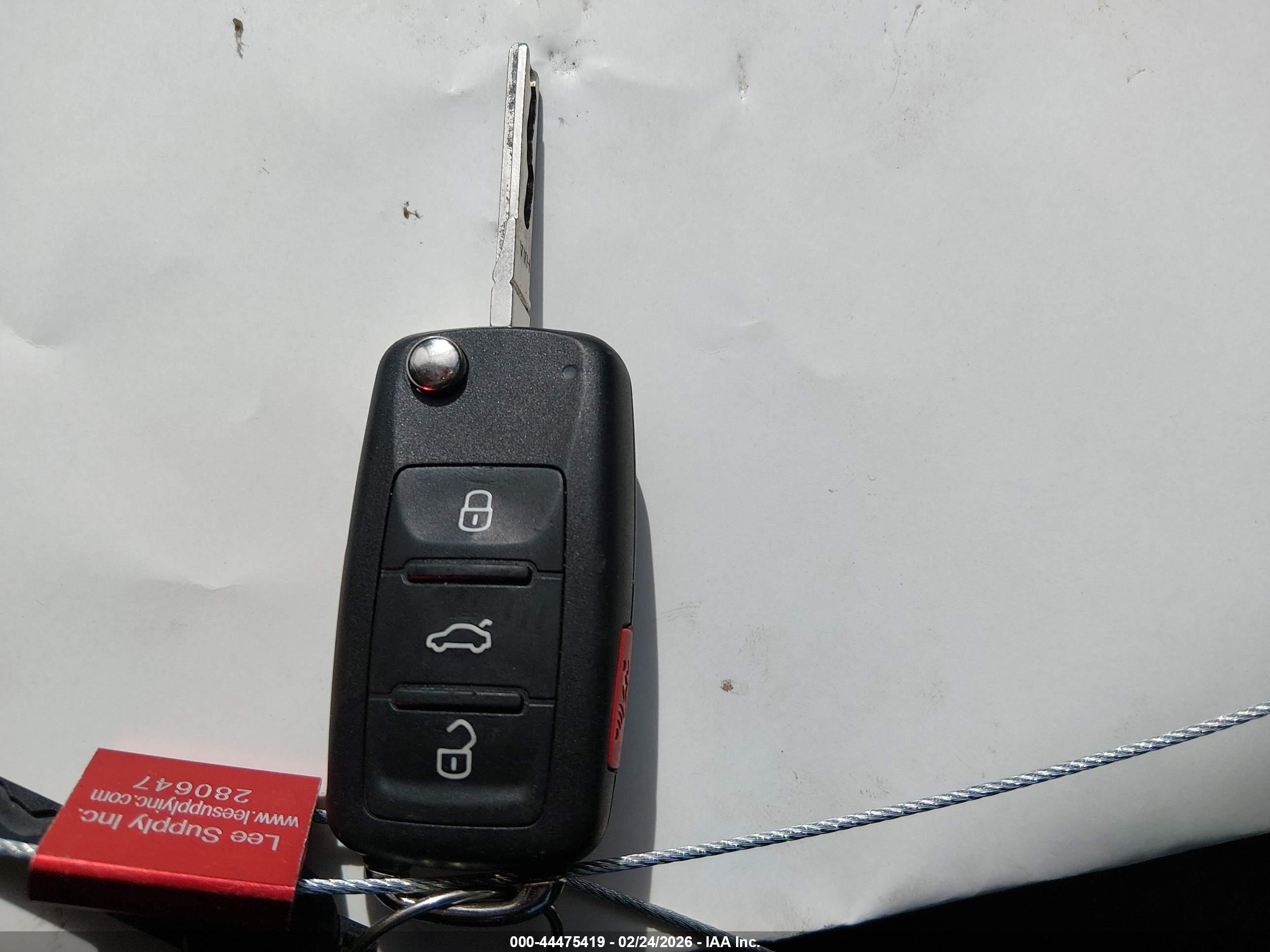 VOLKSWAGEN PASSAT image 11