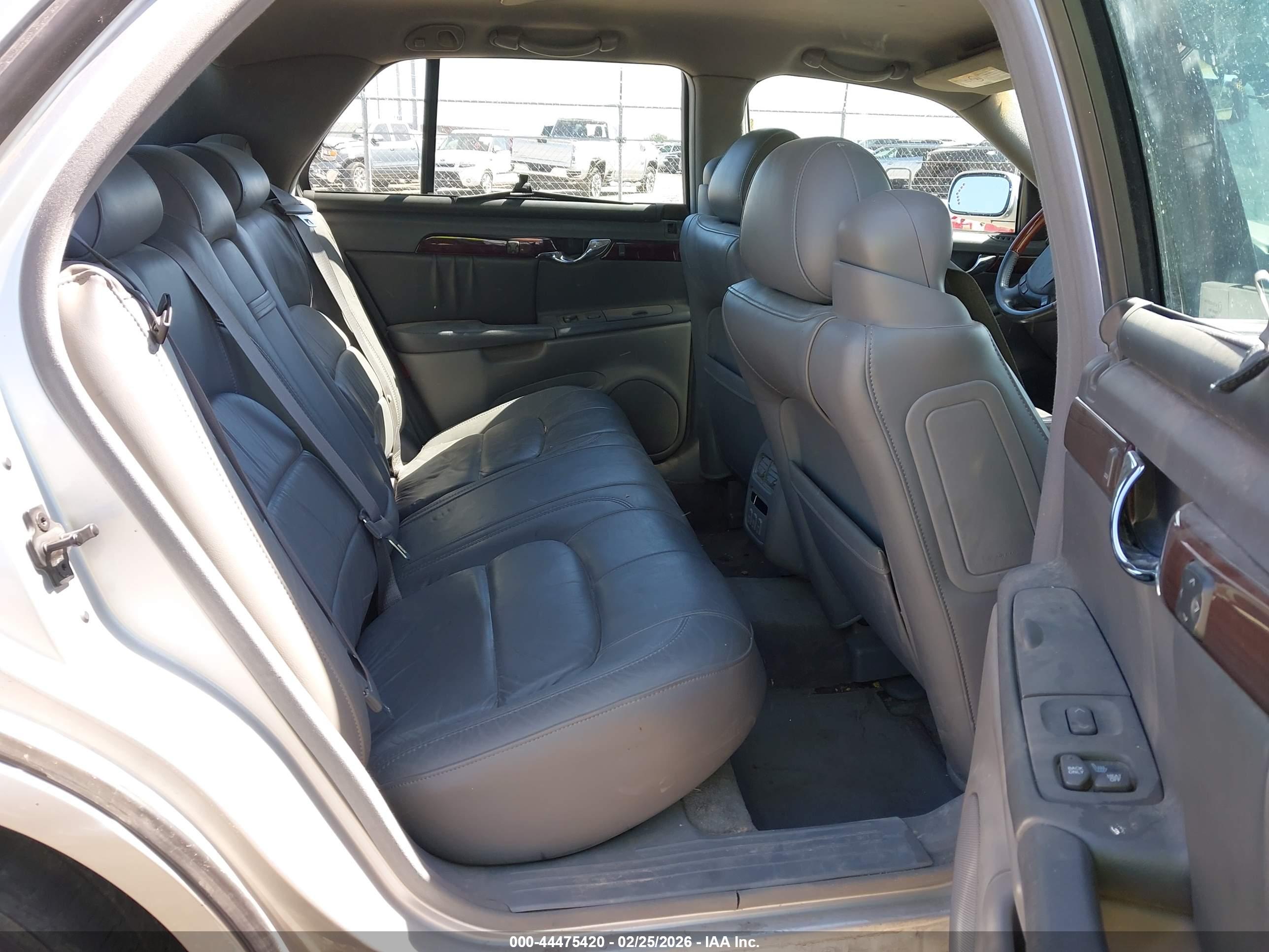 CADILLAC DEVILLE image 8