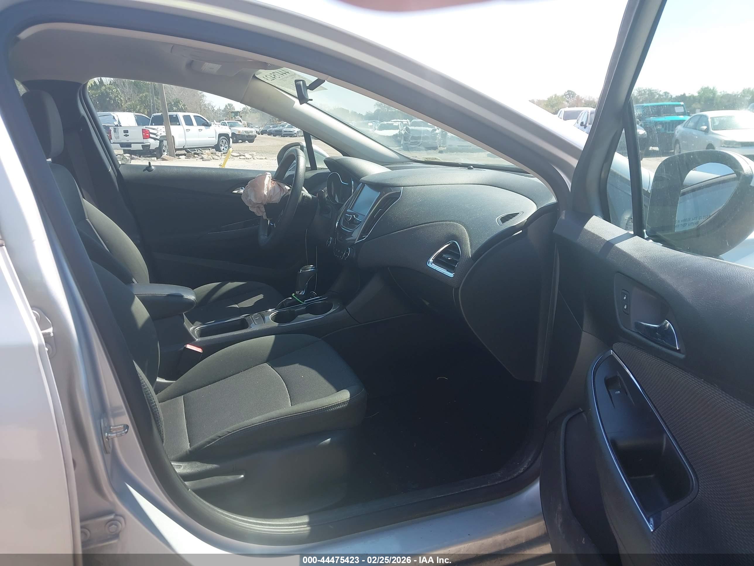 CHEVROLET CRUZE image 5