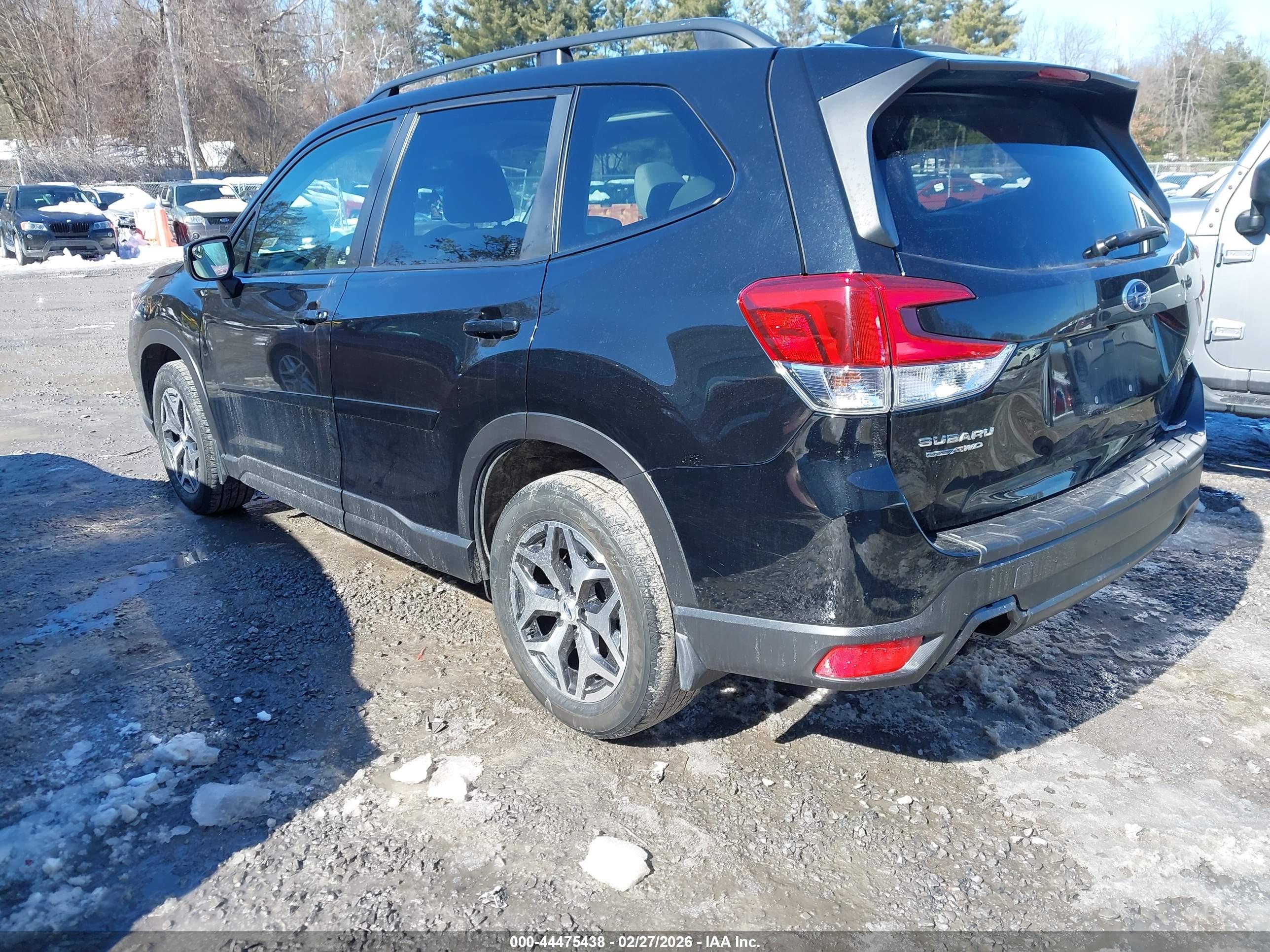 SUBARU FORESTER image 3