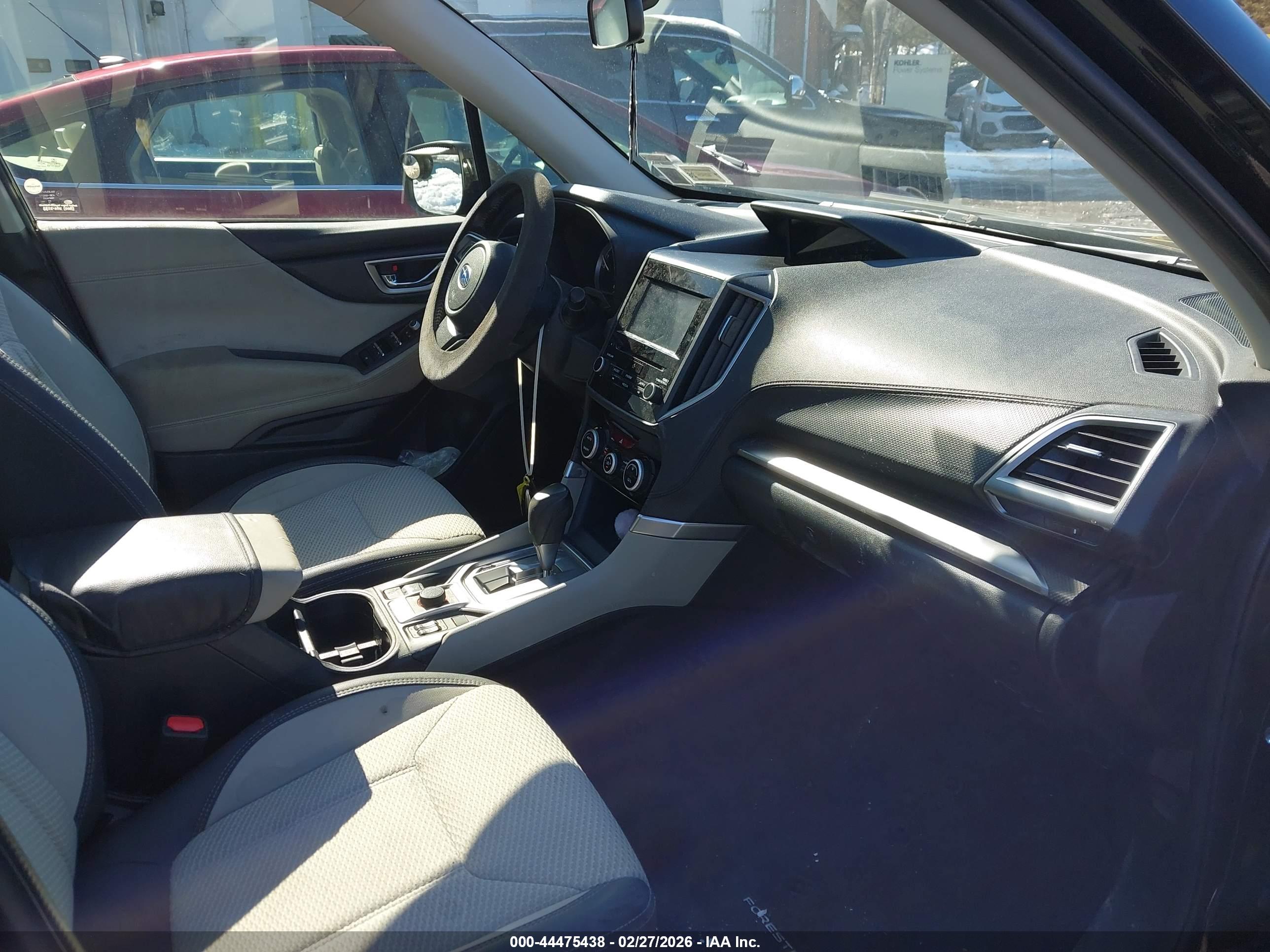 SUBARU FORESTER image 5