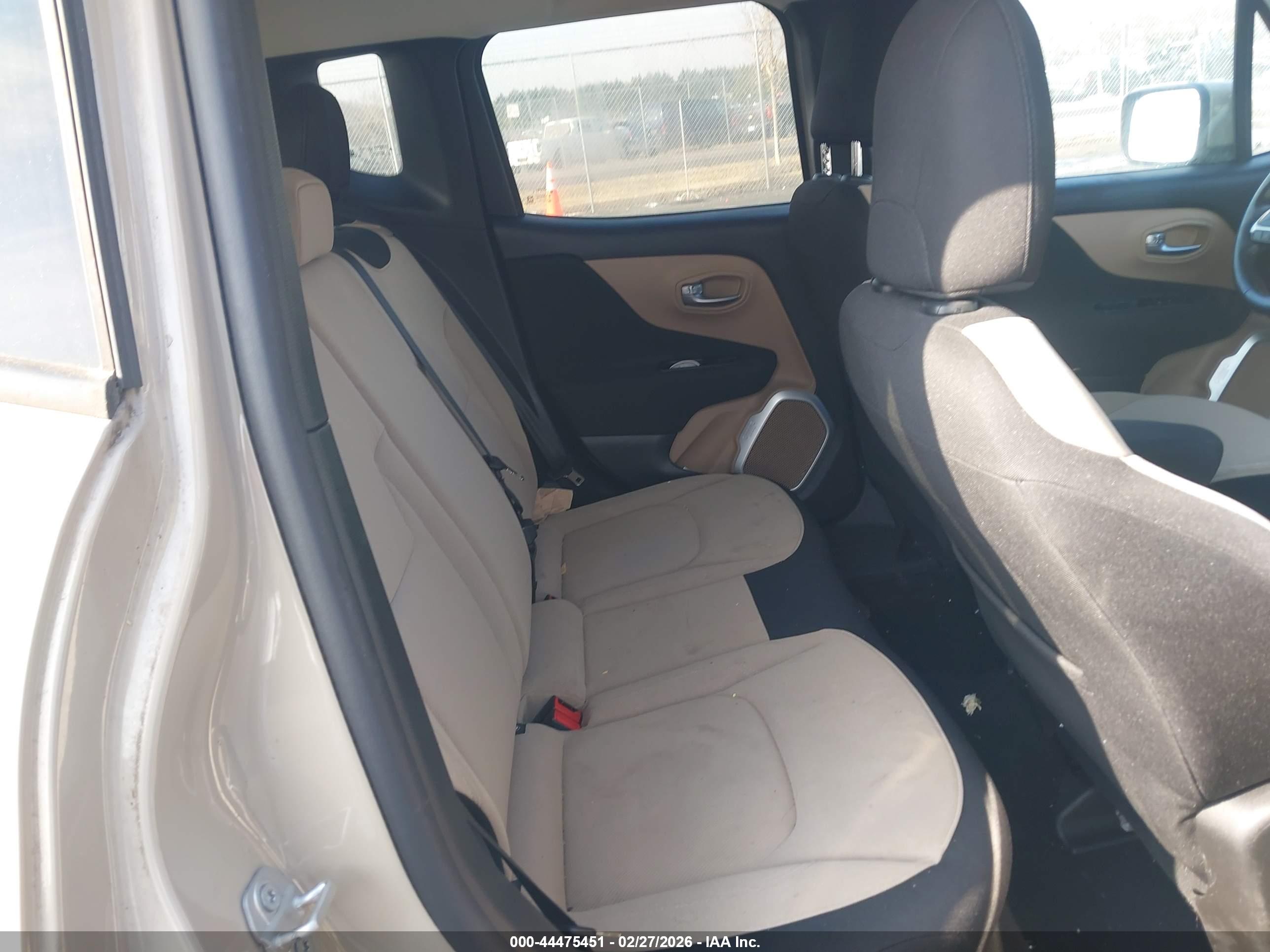 JEEP RENEGADE image 8