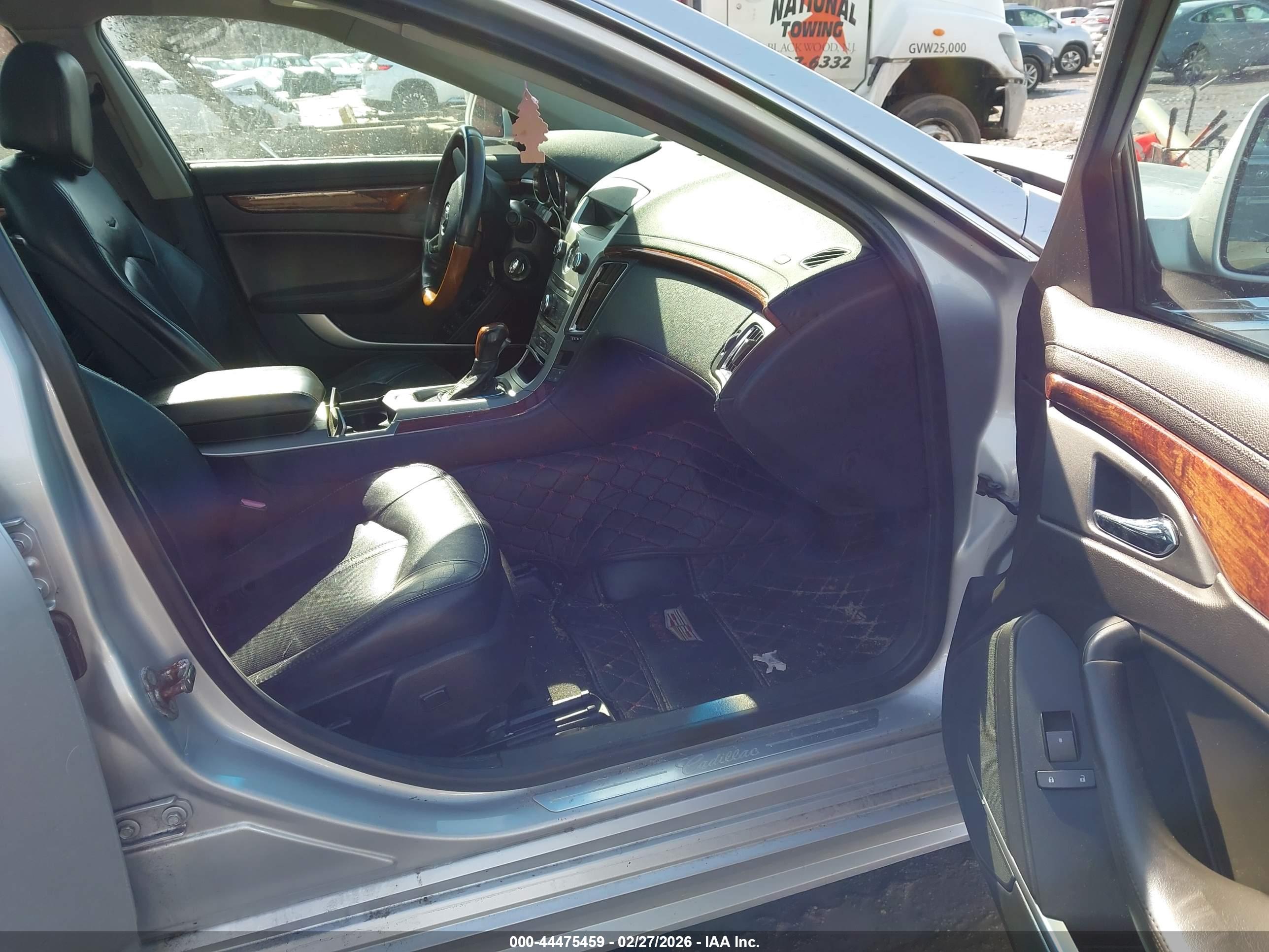 CADILLAC CTS image 5