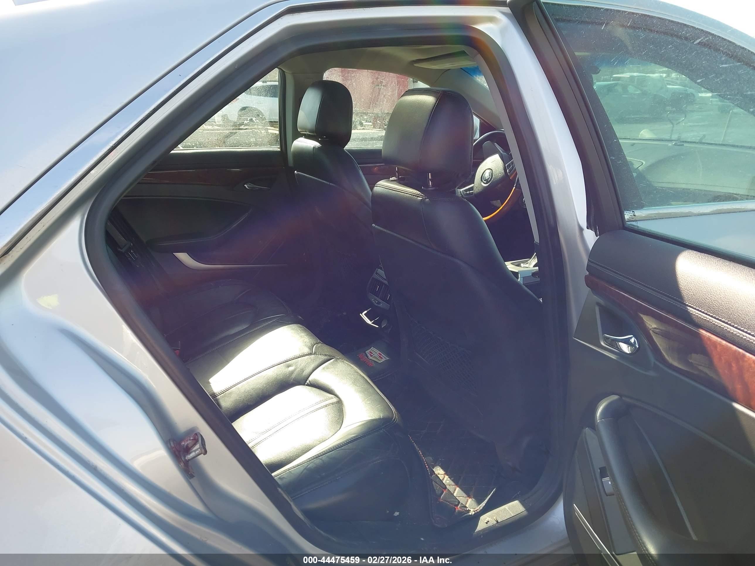 CADILLAC CTS image 8