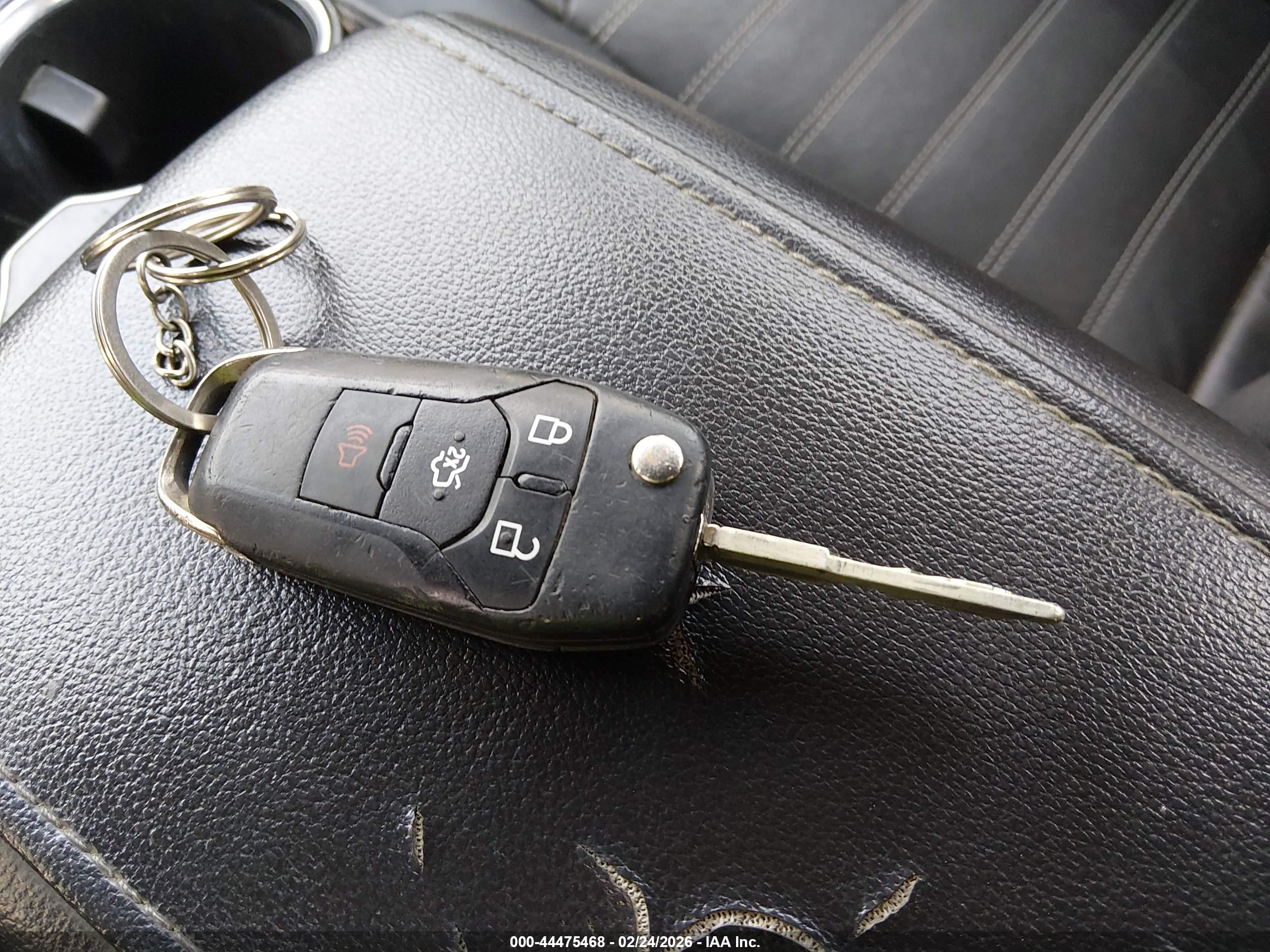 FORD FUSION image 11