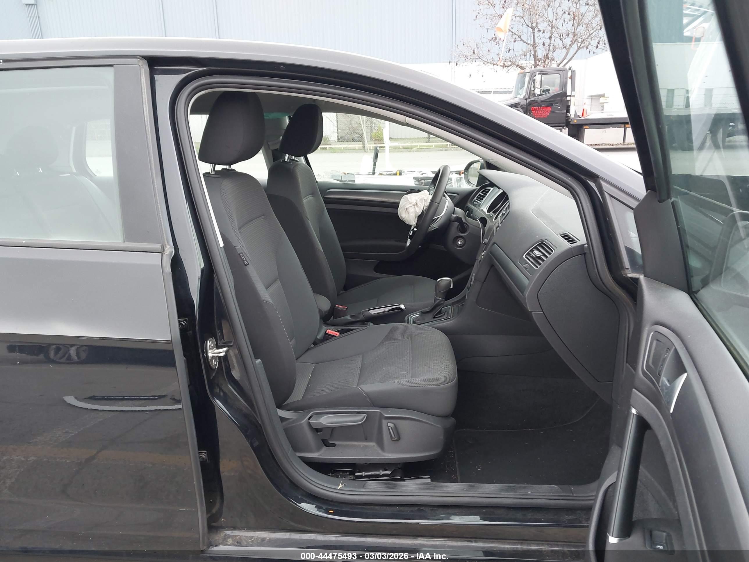 VOLKSWAGEN GOLF image 5