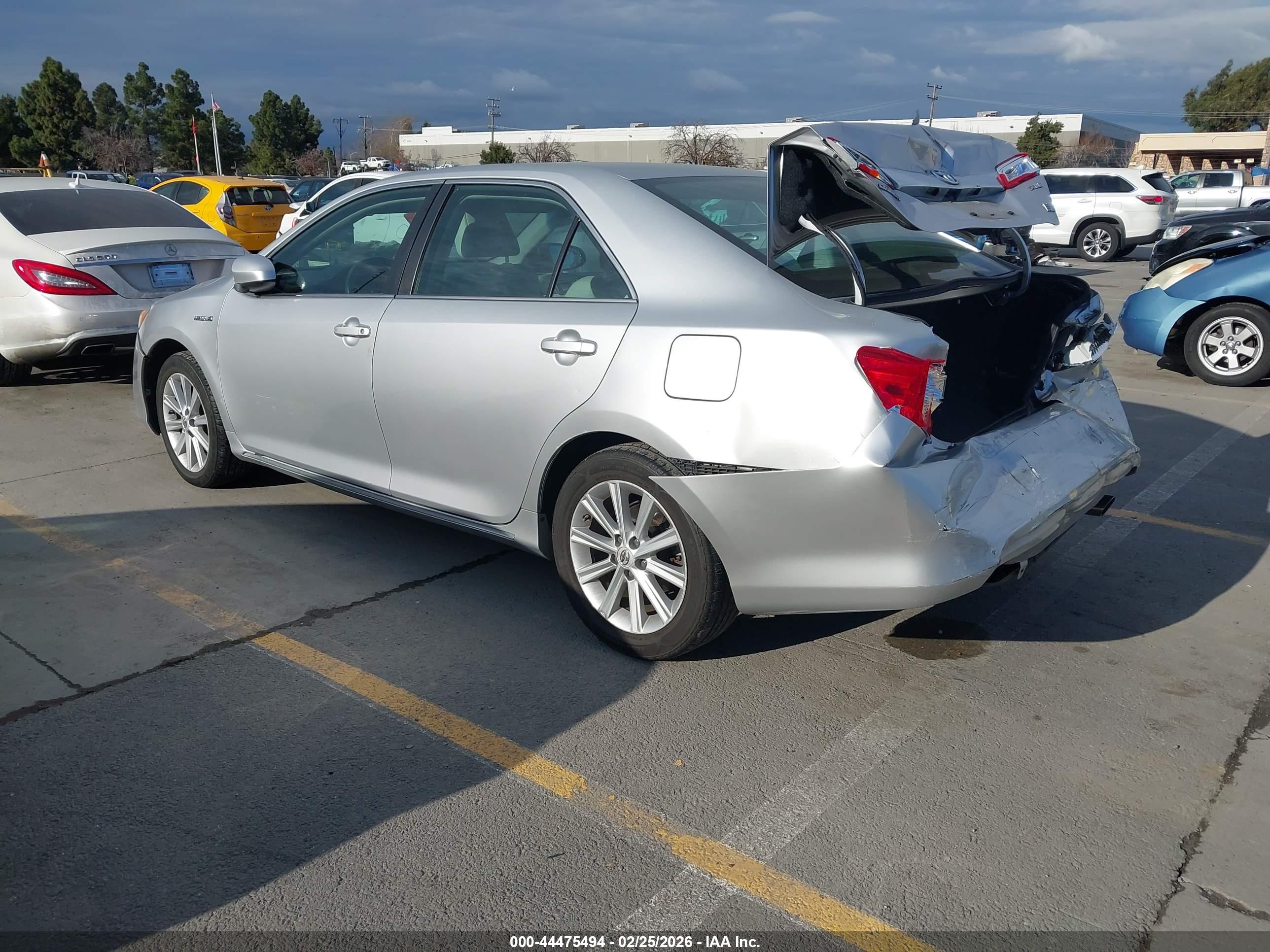 TOYOTA CAMRY image 3