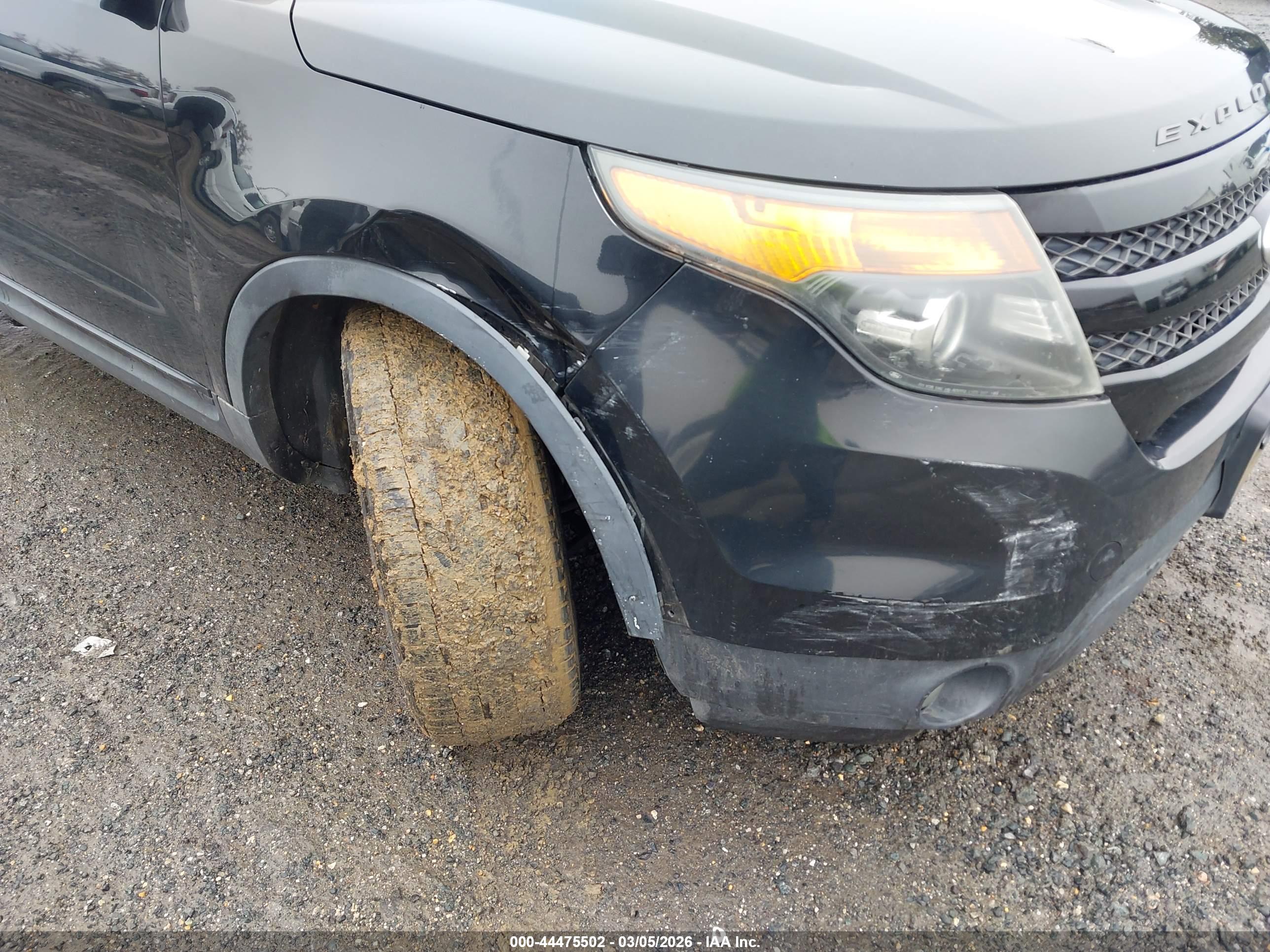 FORD EXPLORER image 6