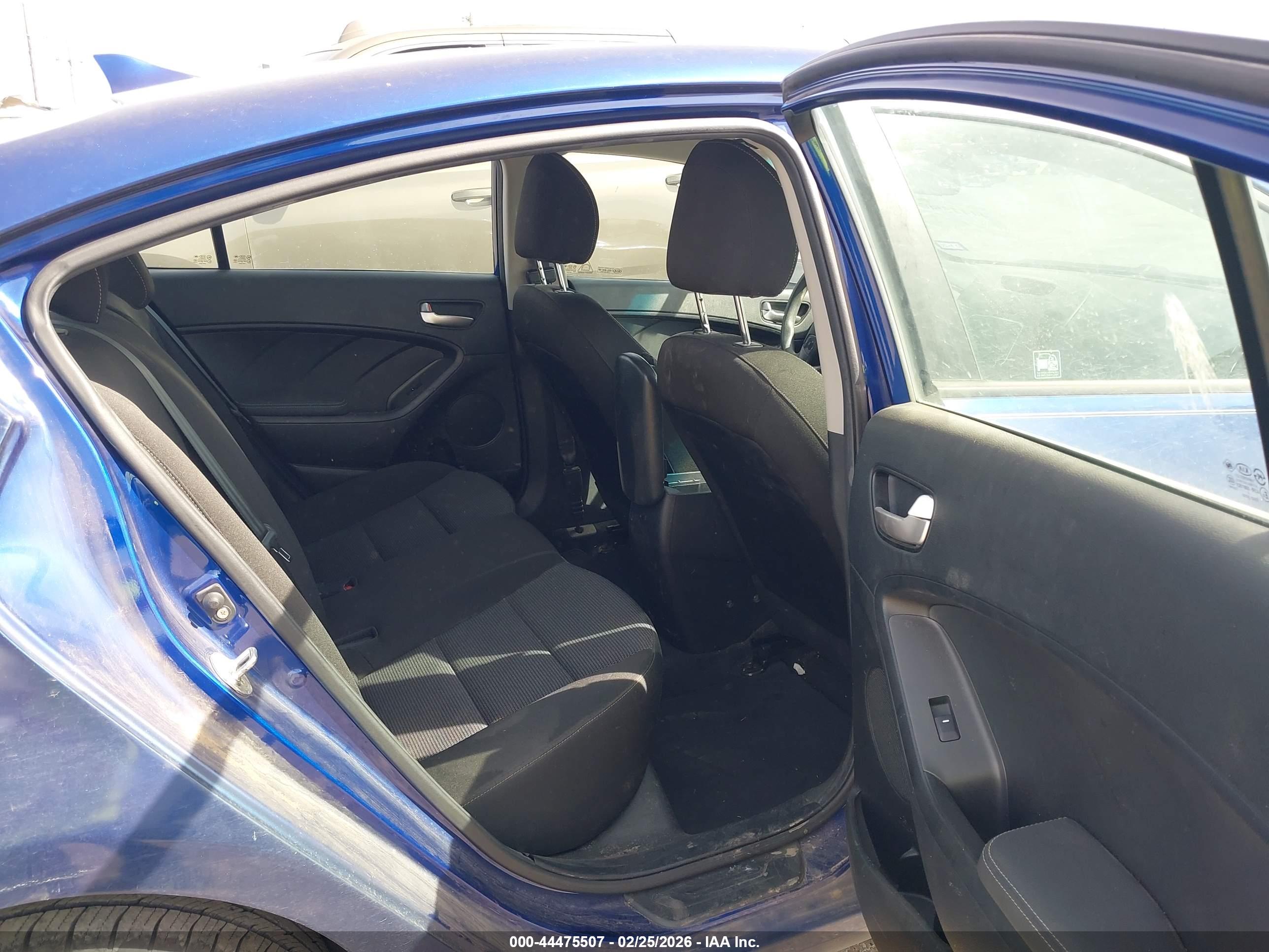 KIA FORTE image 8