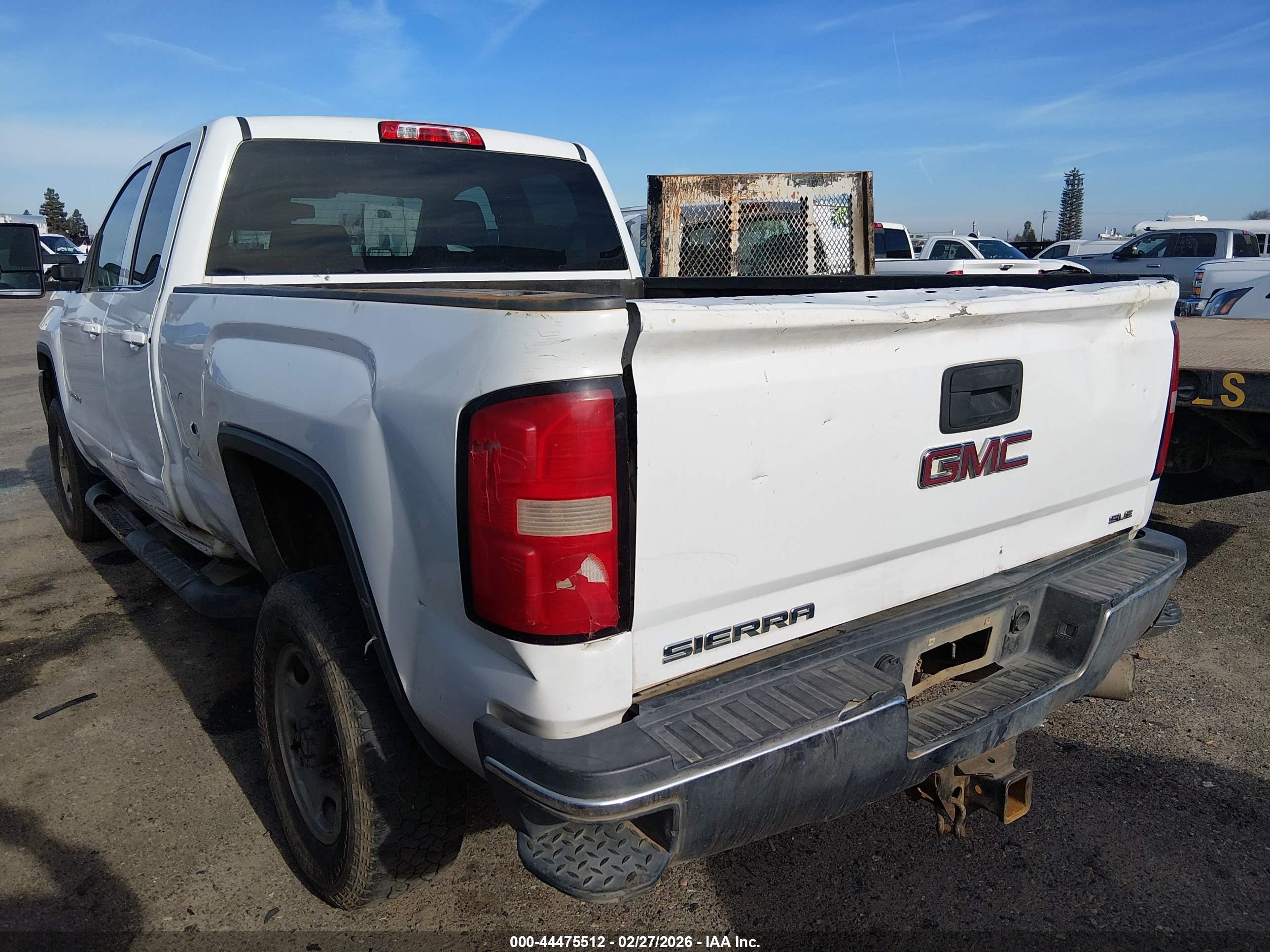 GMC SIERRA image 3