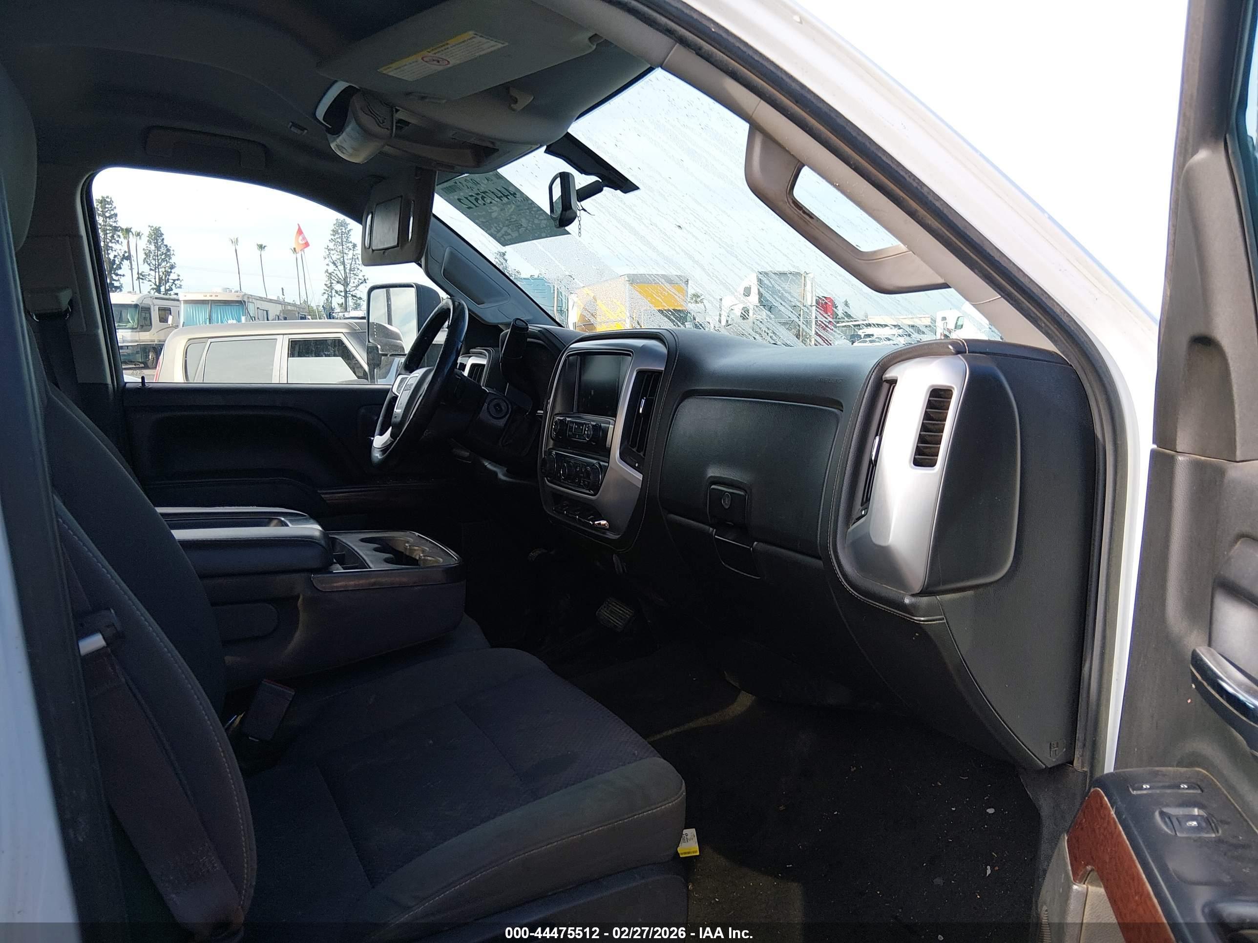 GMC SIERRA image 5