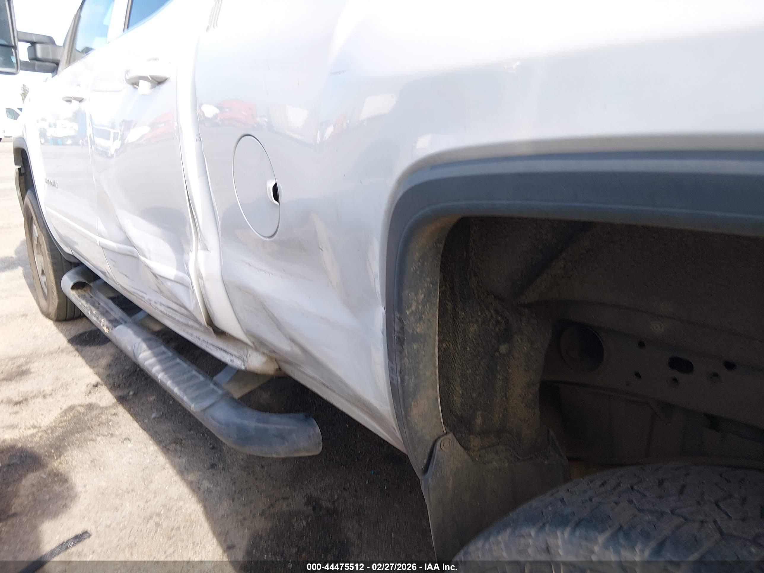 GMC SIERRA image 6
