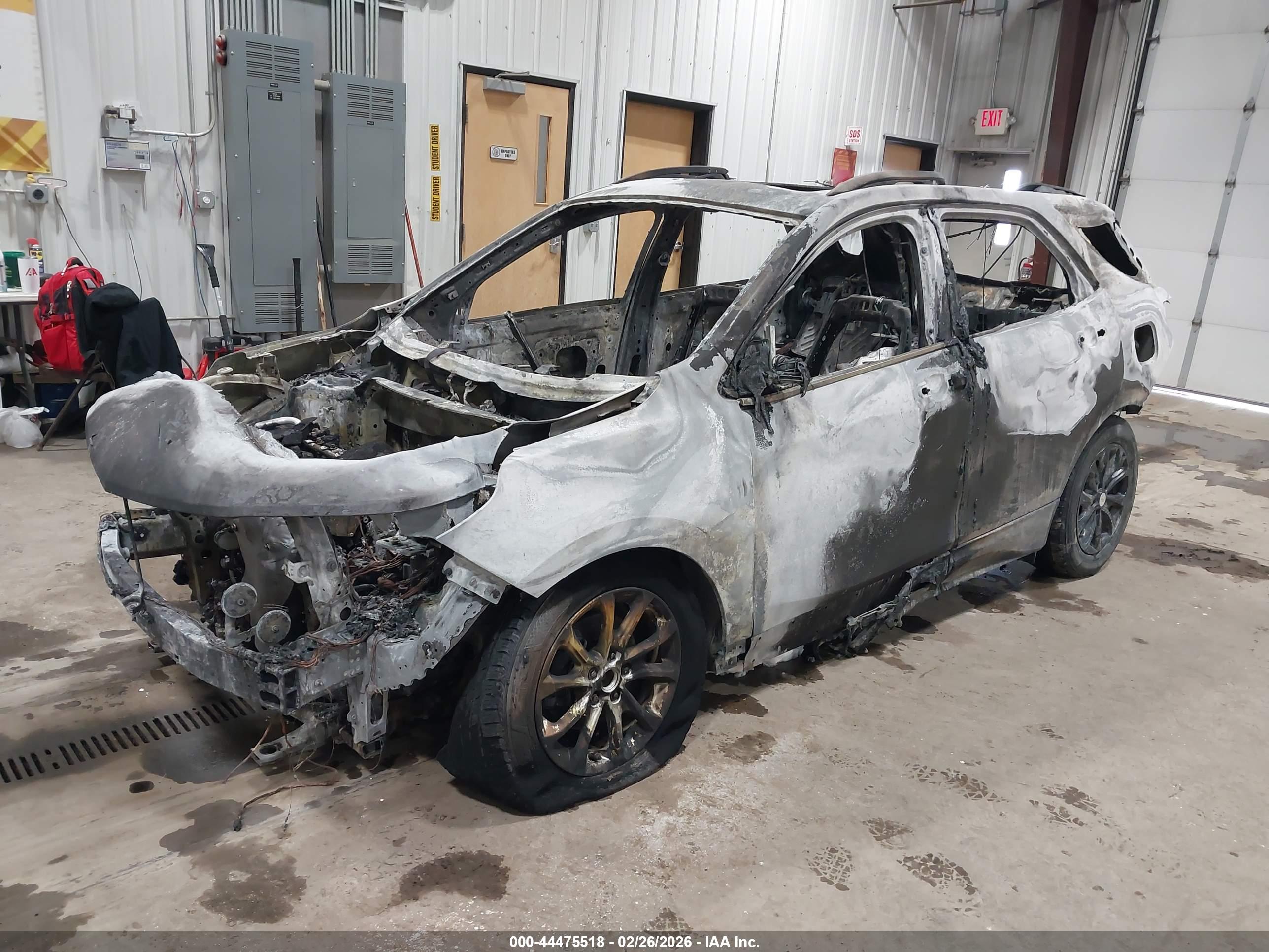 CHEVROLET EQUINOX image 2