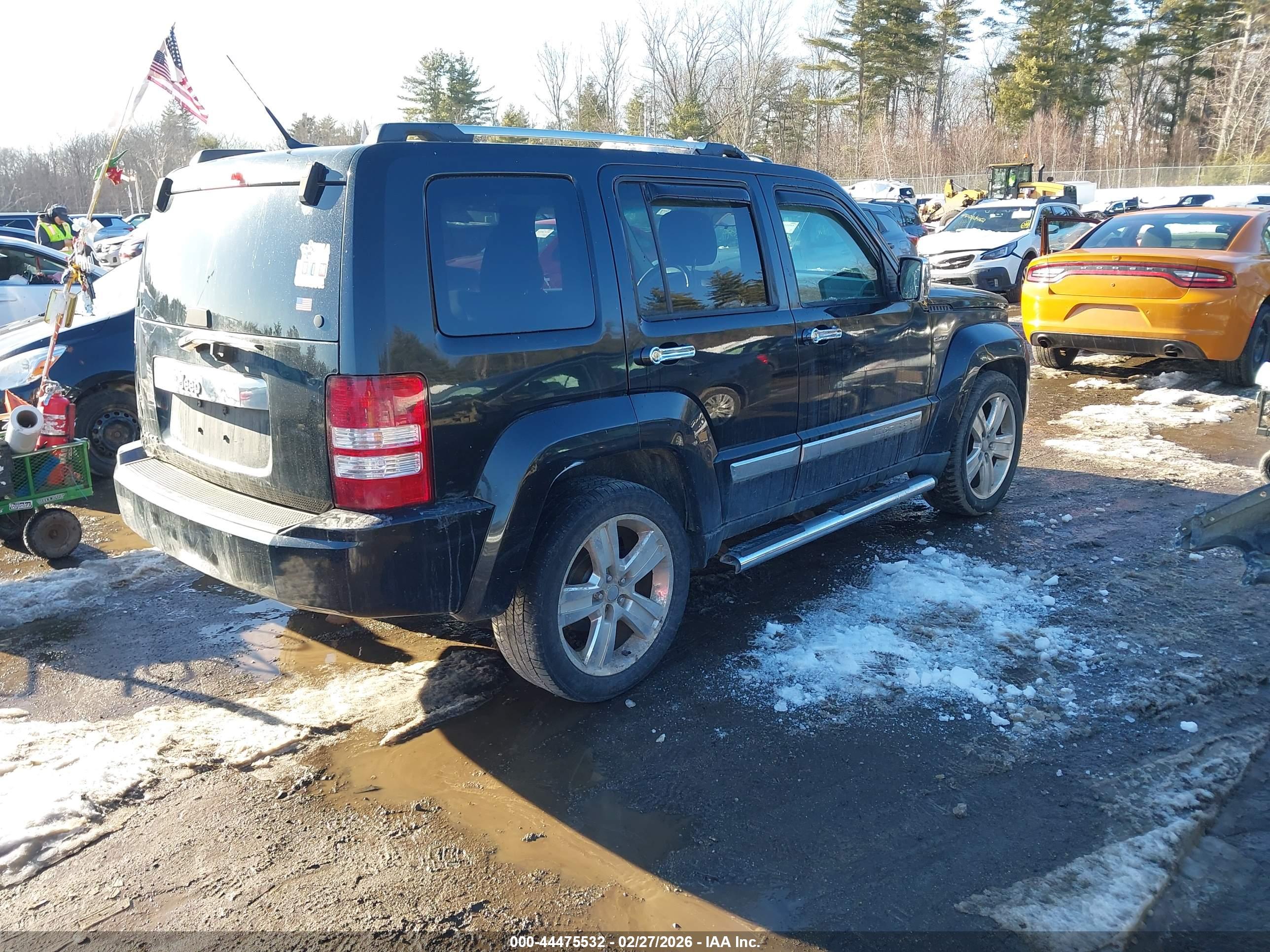 JEEP LIBERTY image 4