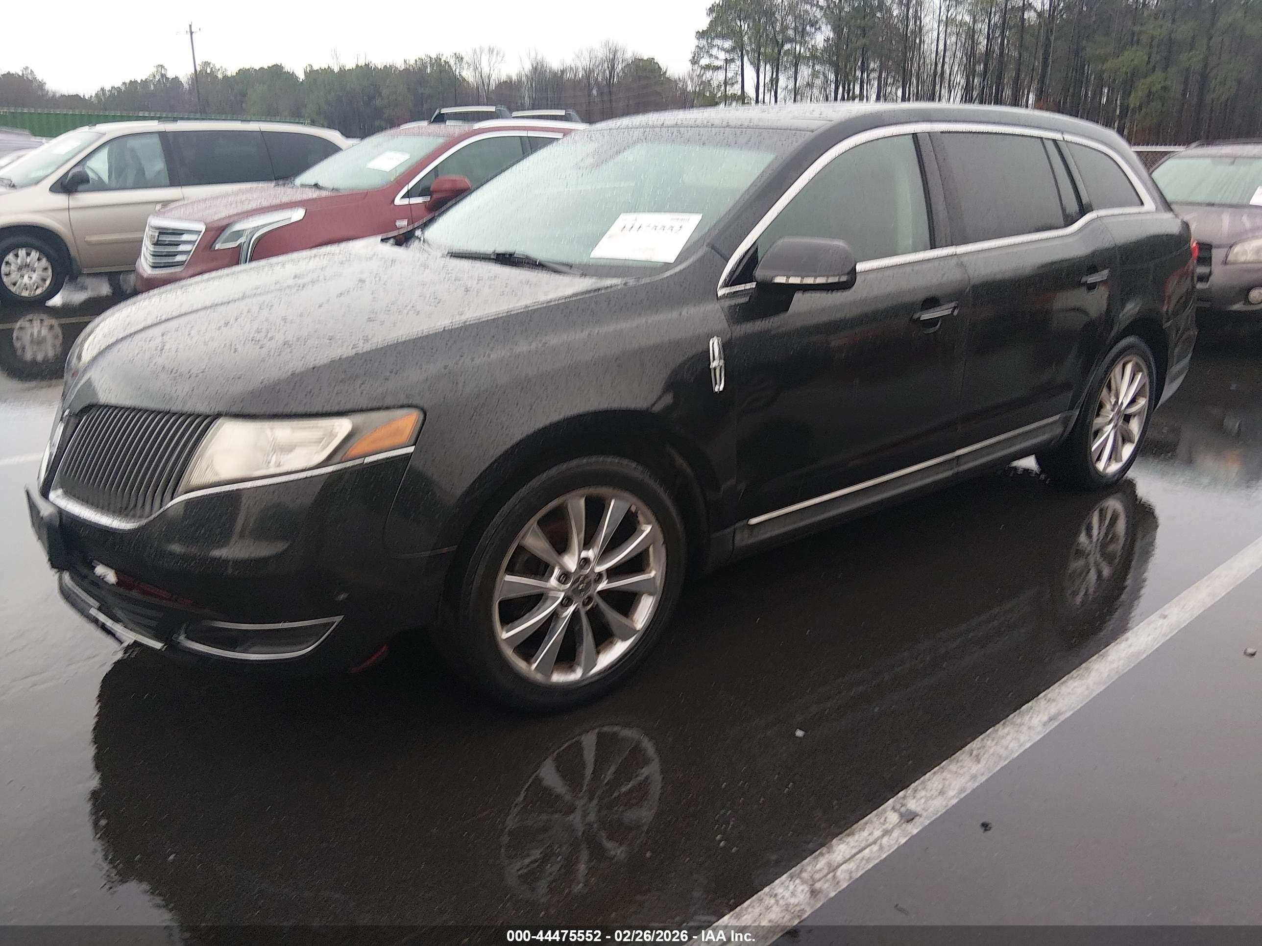 LINCOLN MKT image 2