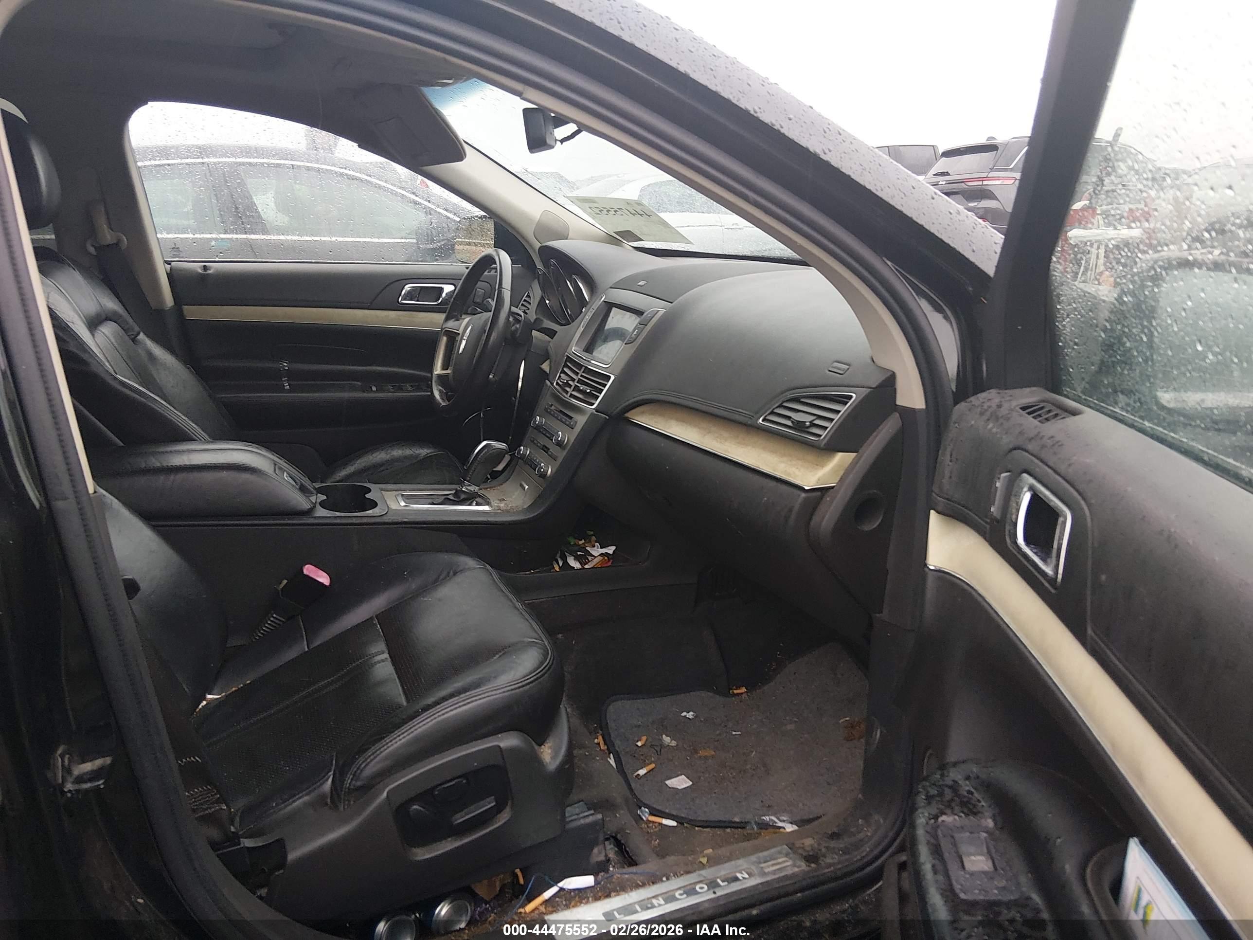 LINCOLN MKT image 5