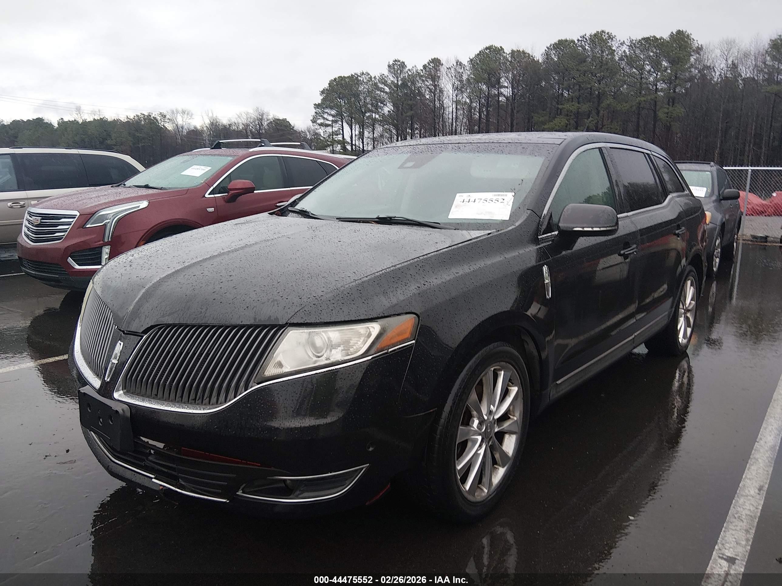 LINCOLN MKT image 6