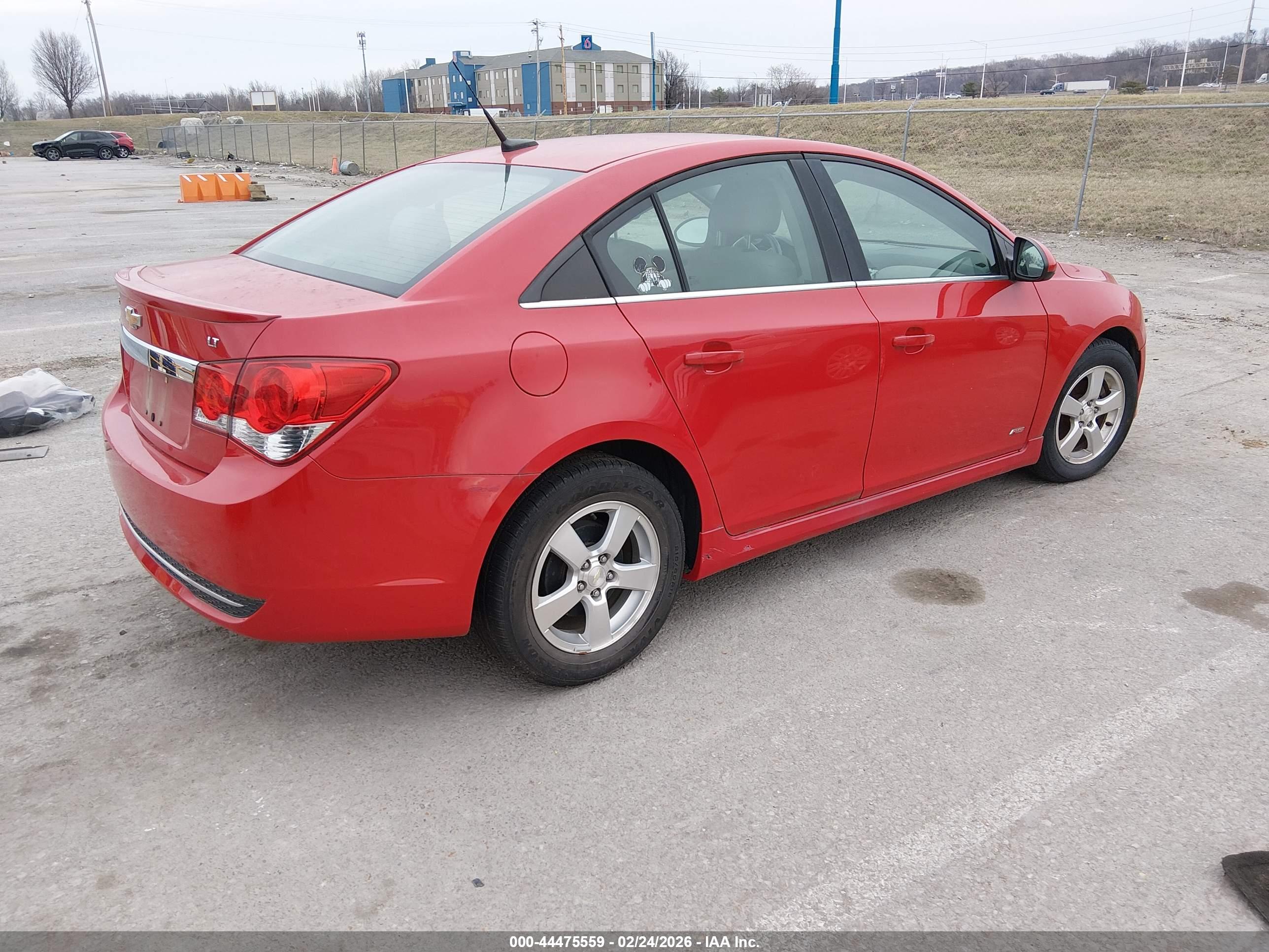 CHEVROLET CRUZE image 4
