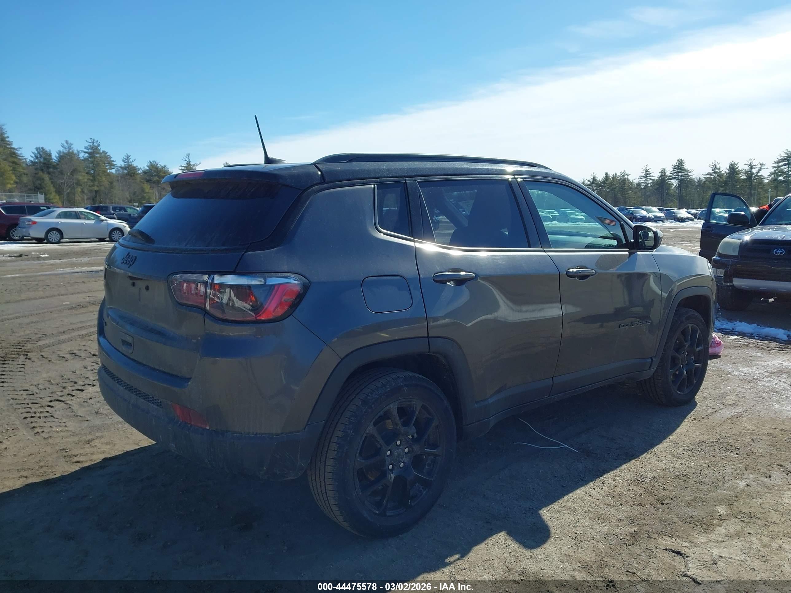 JEEP COMPASS image 4