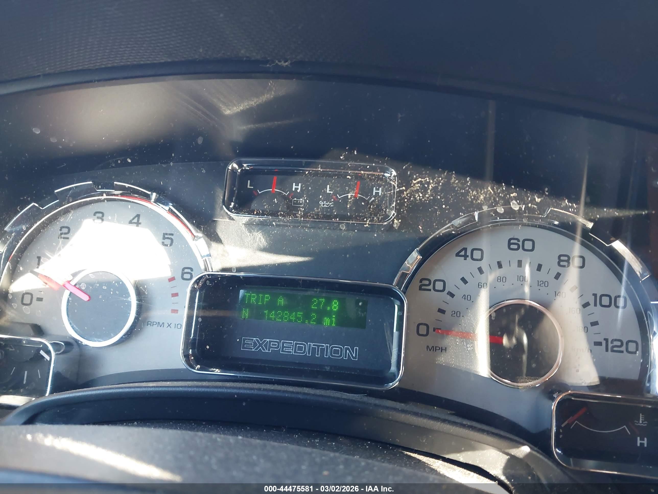 FORD EXPEDITION image 7