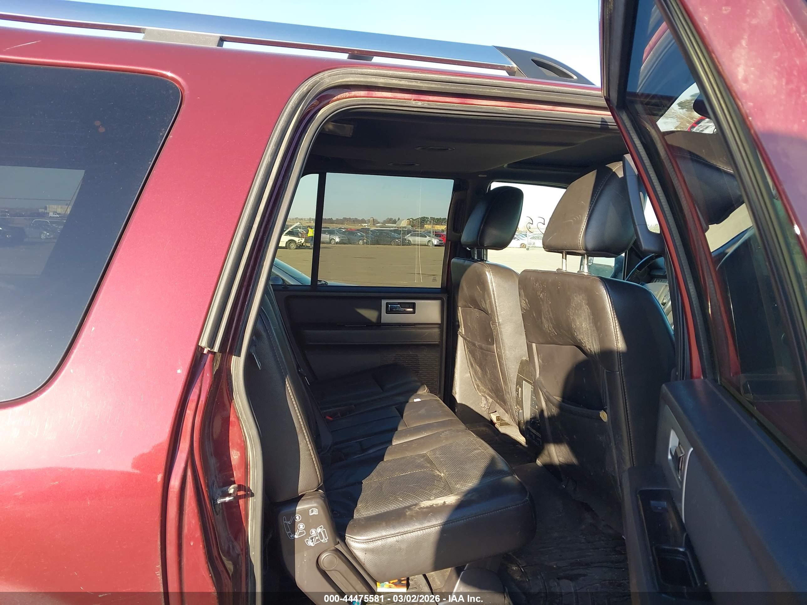 FORD EXPEDITION image 8