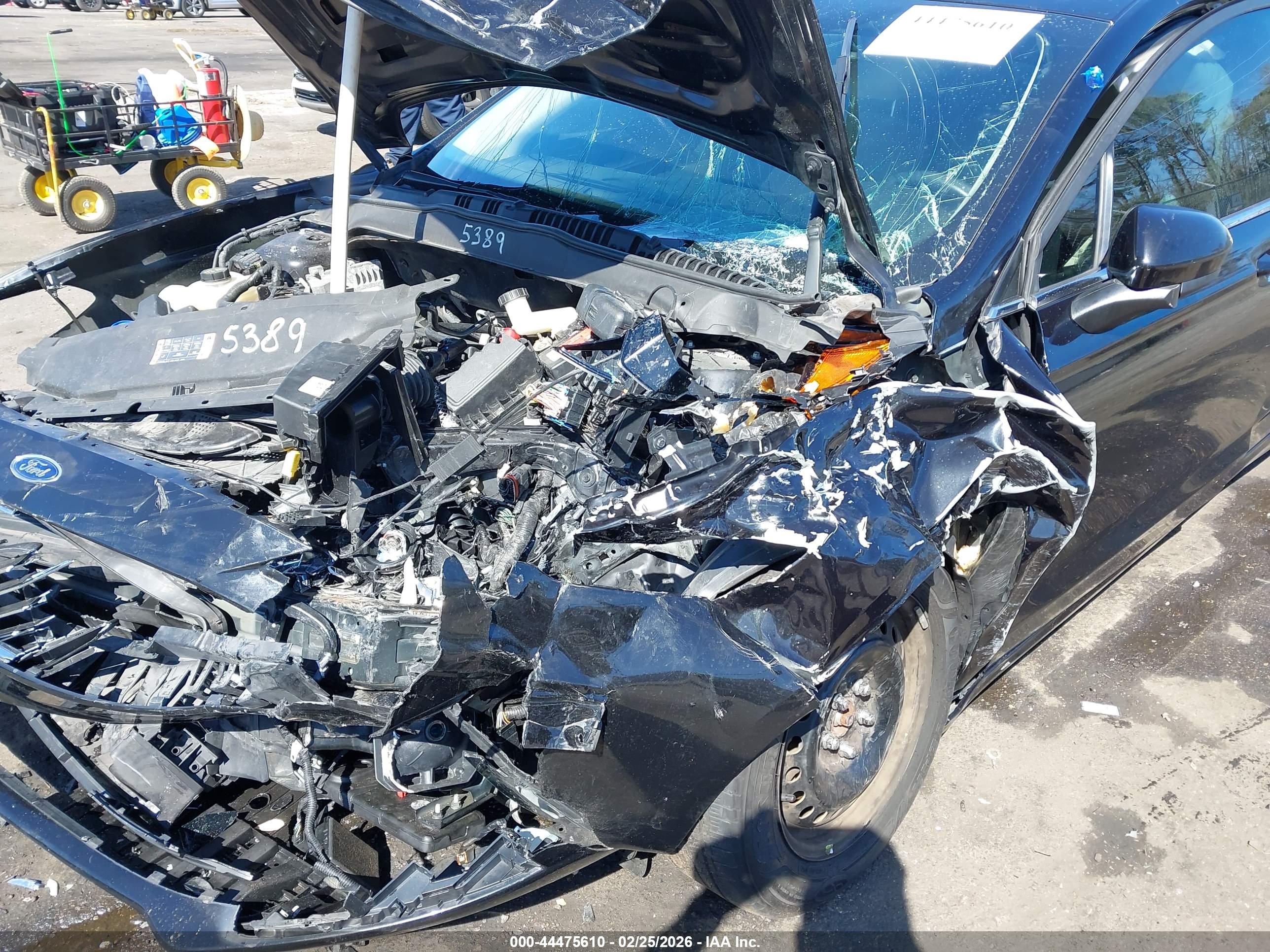 FORD FUSION image 6