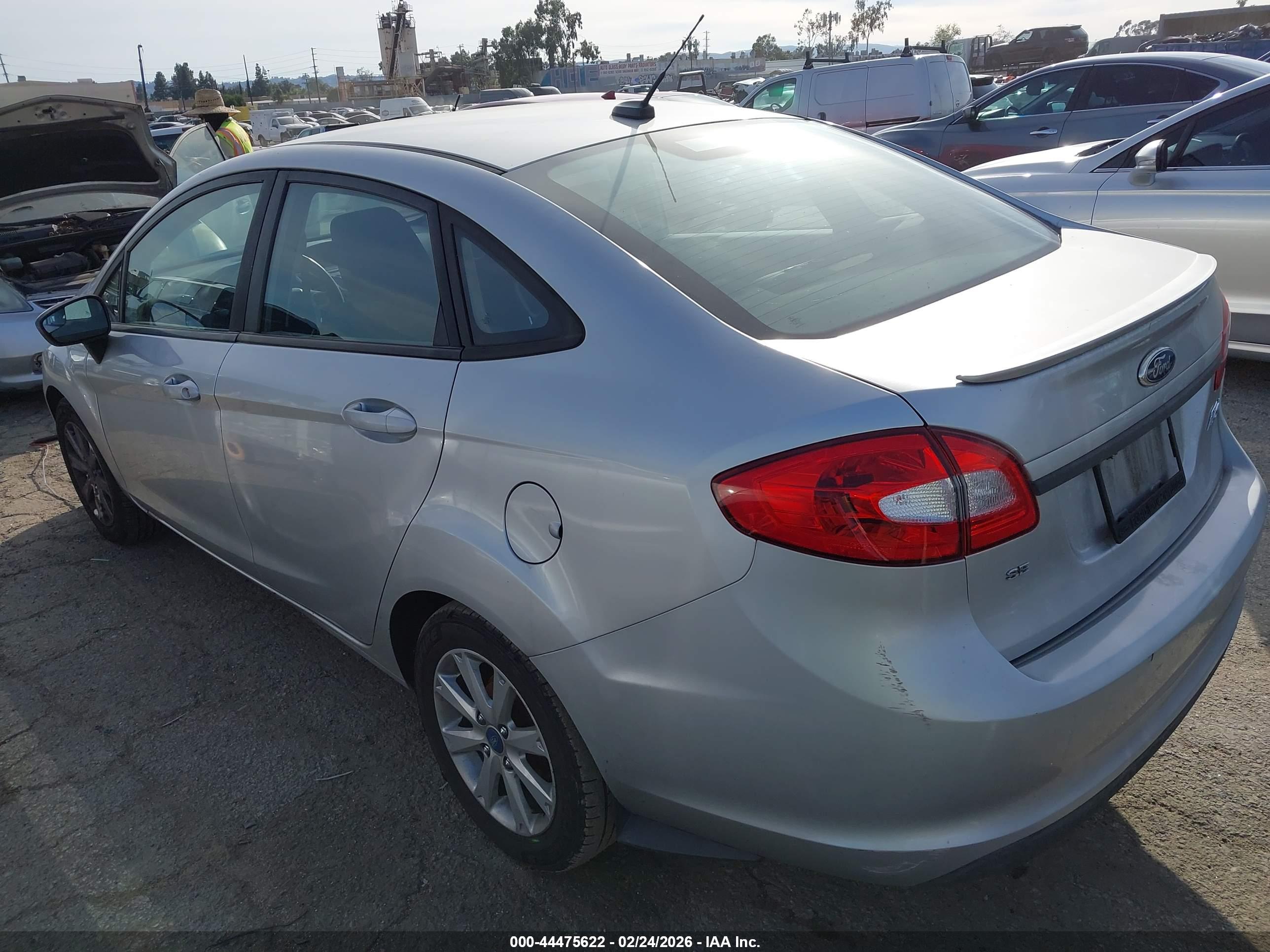 FORD FIESTA image 3