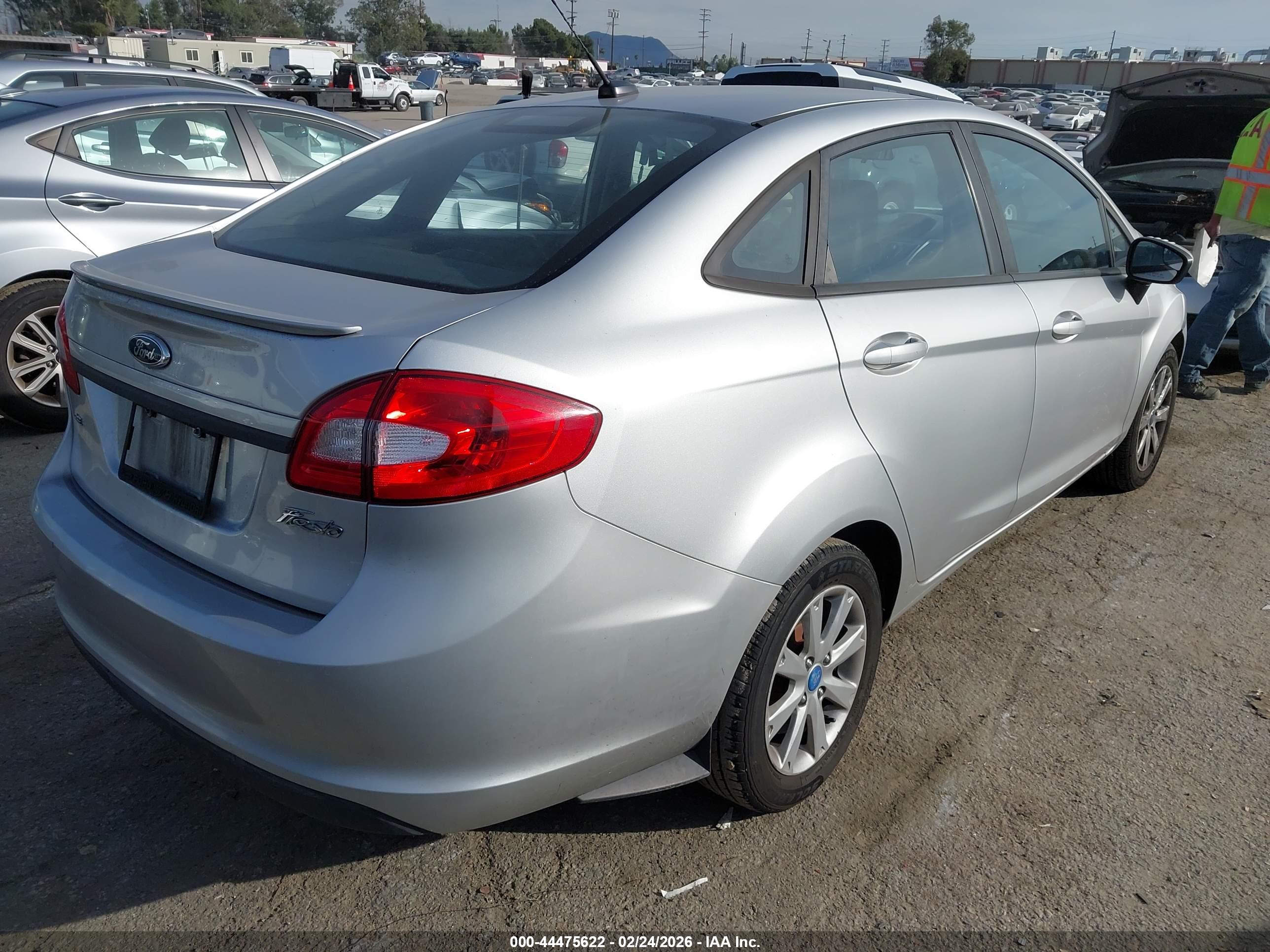 FORD FIESTA image 4