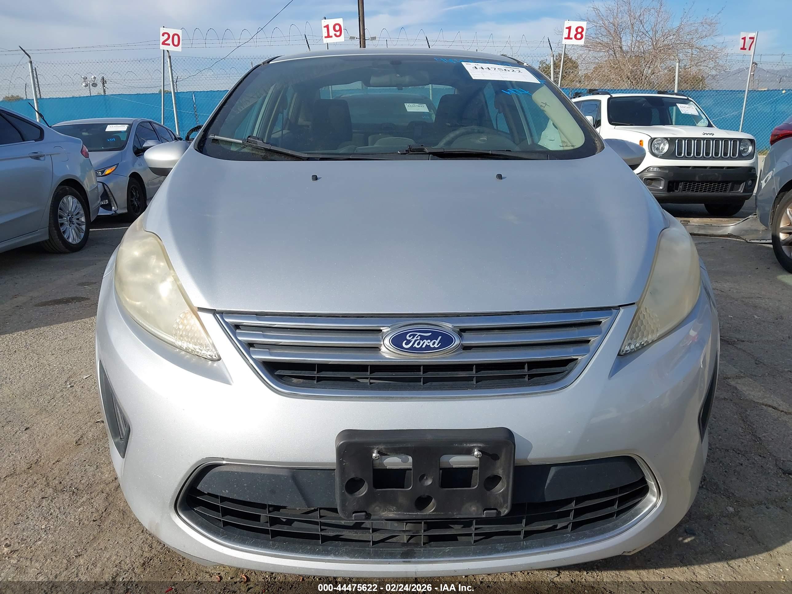 FORD FIESTA image 6