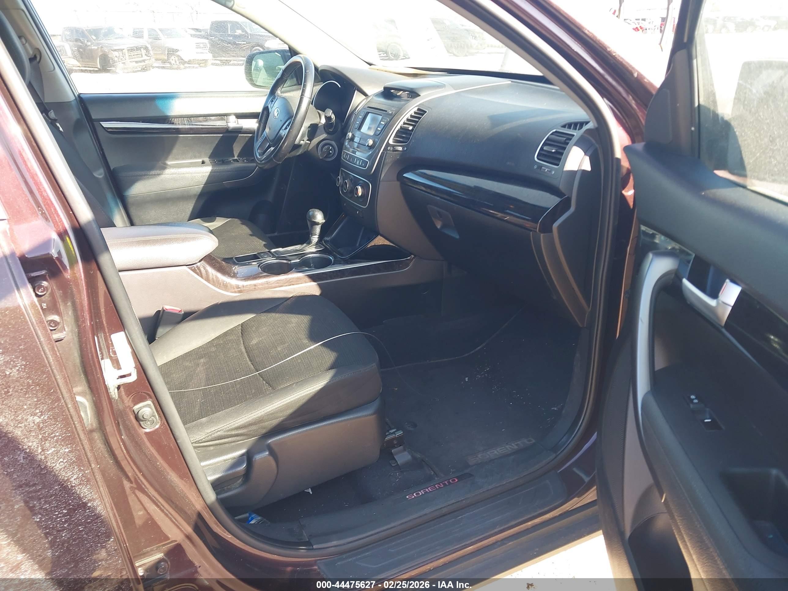 KIA SORENTO image 5