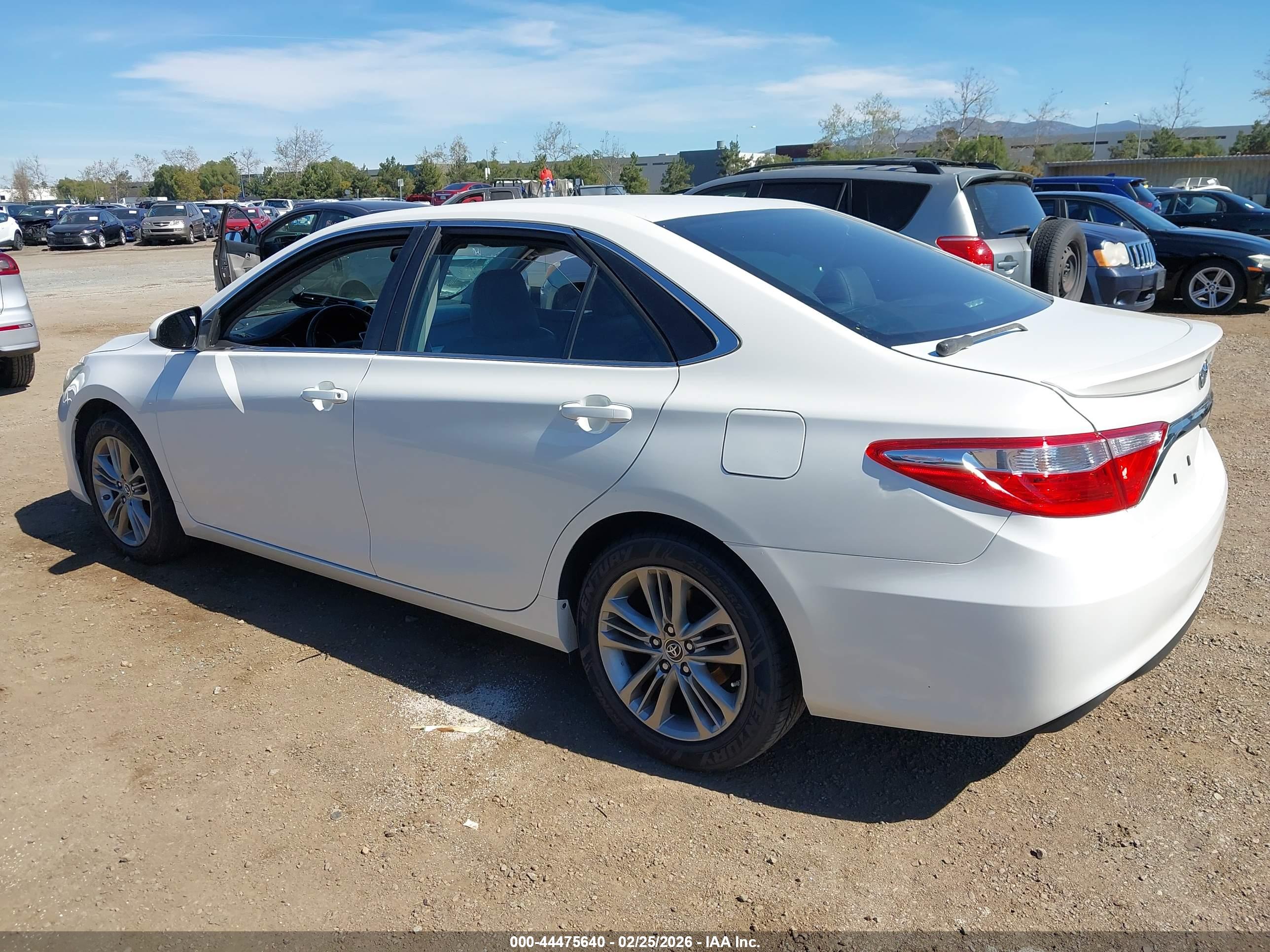 TOYOTA CAMRY image 3