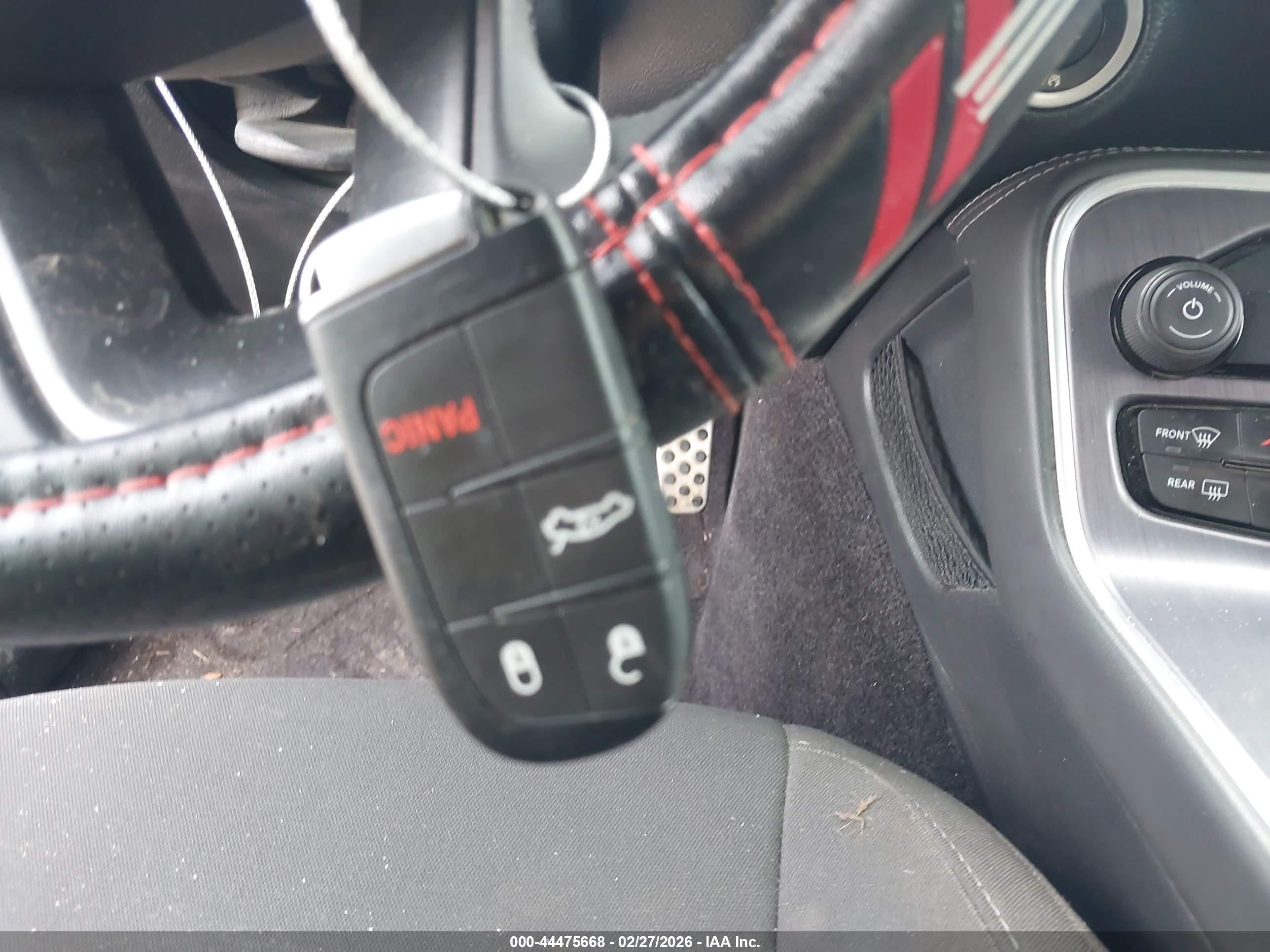 DODGE CHALLENGER image 11