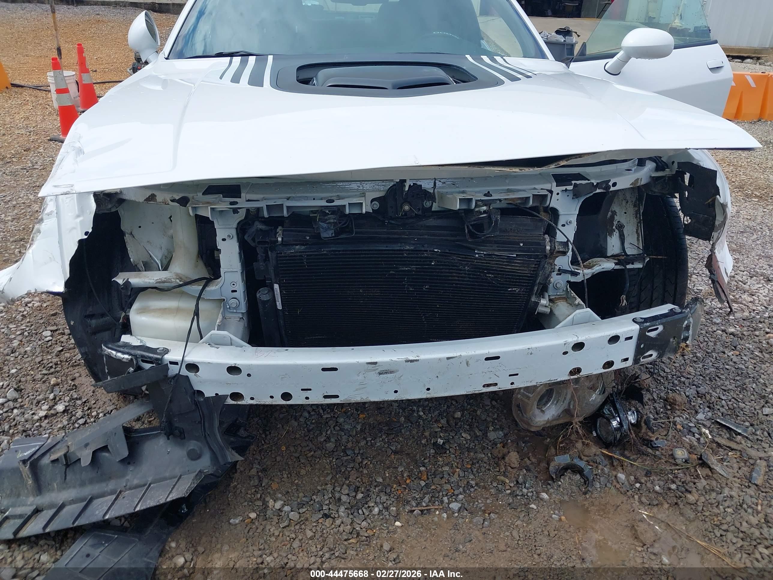 DODGE CHALLENGER image 6