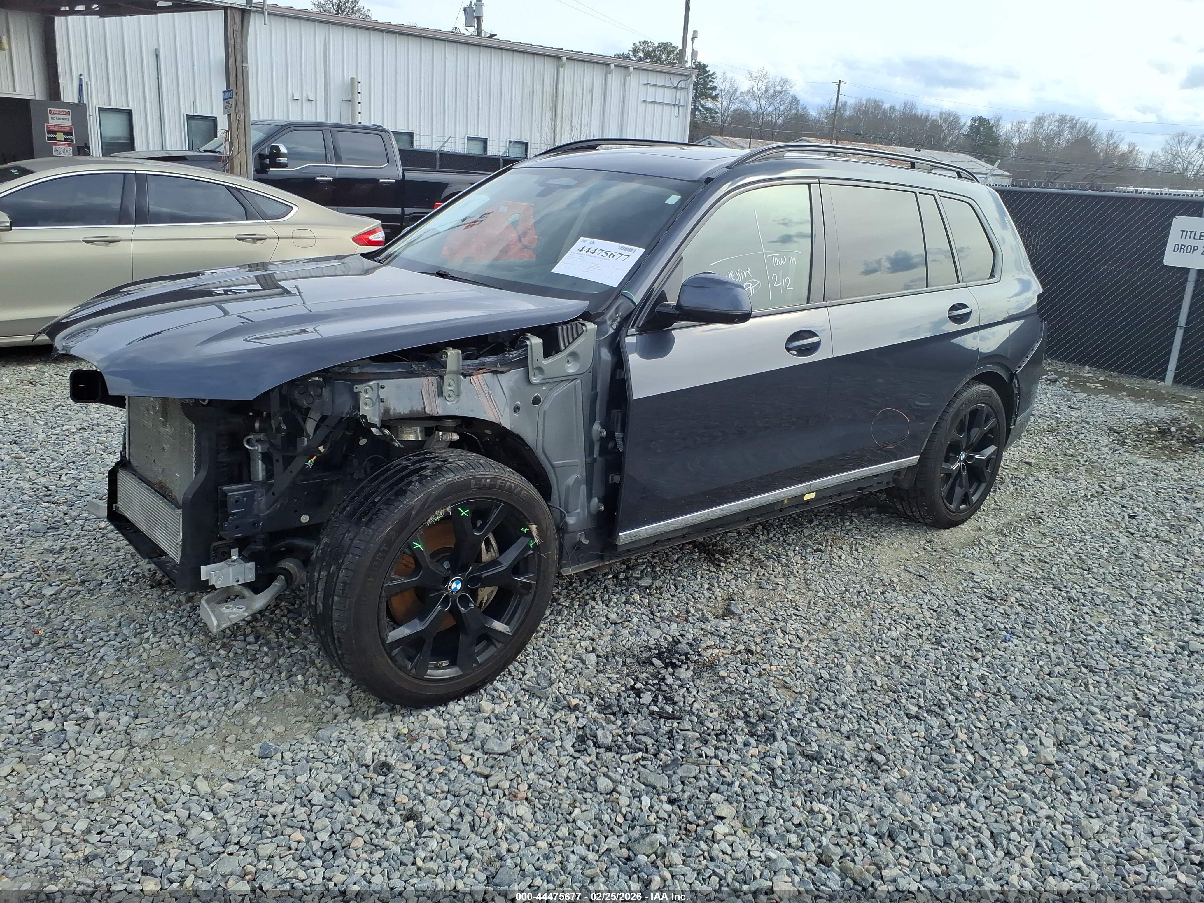 BMW X7 image 2