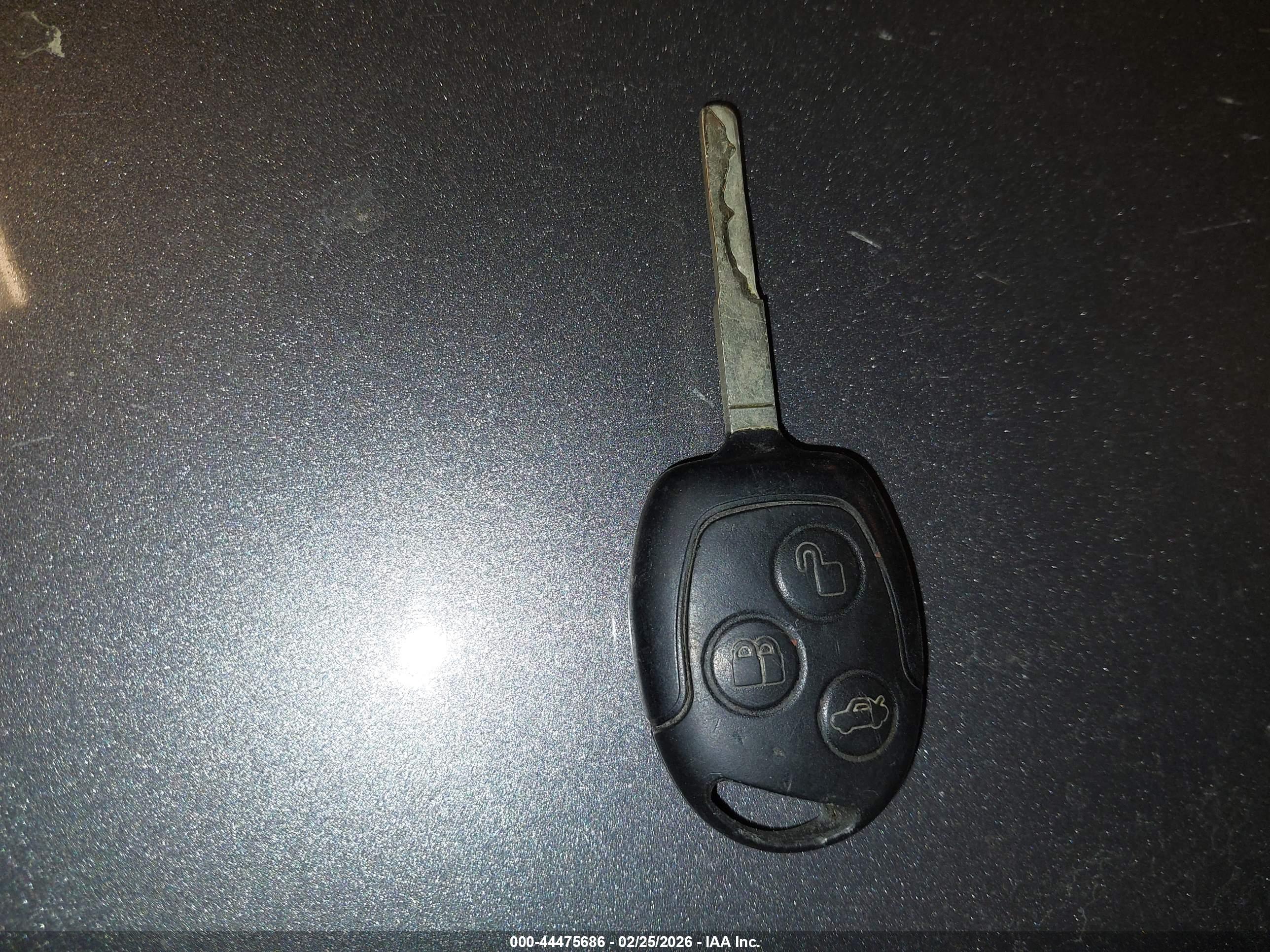 FORD FIESTA image 11