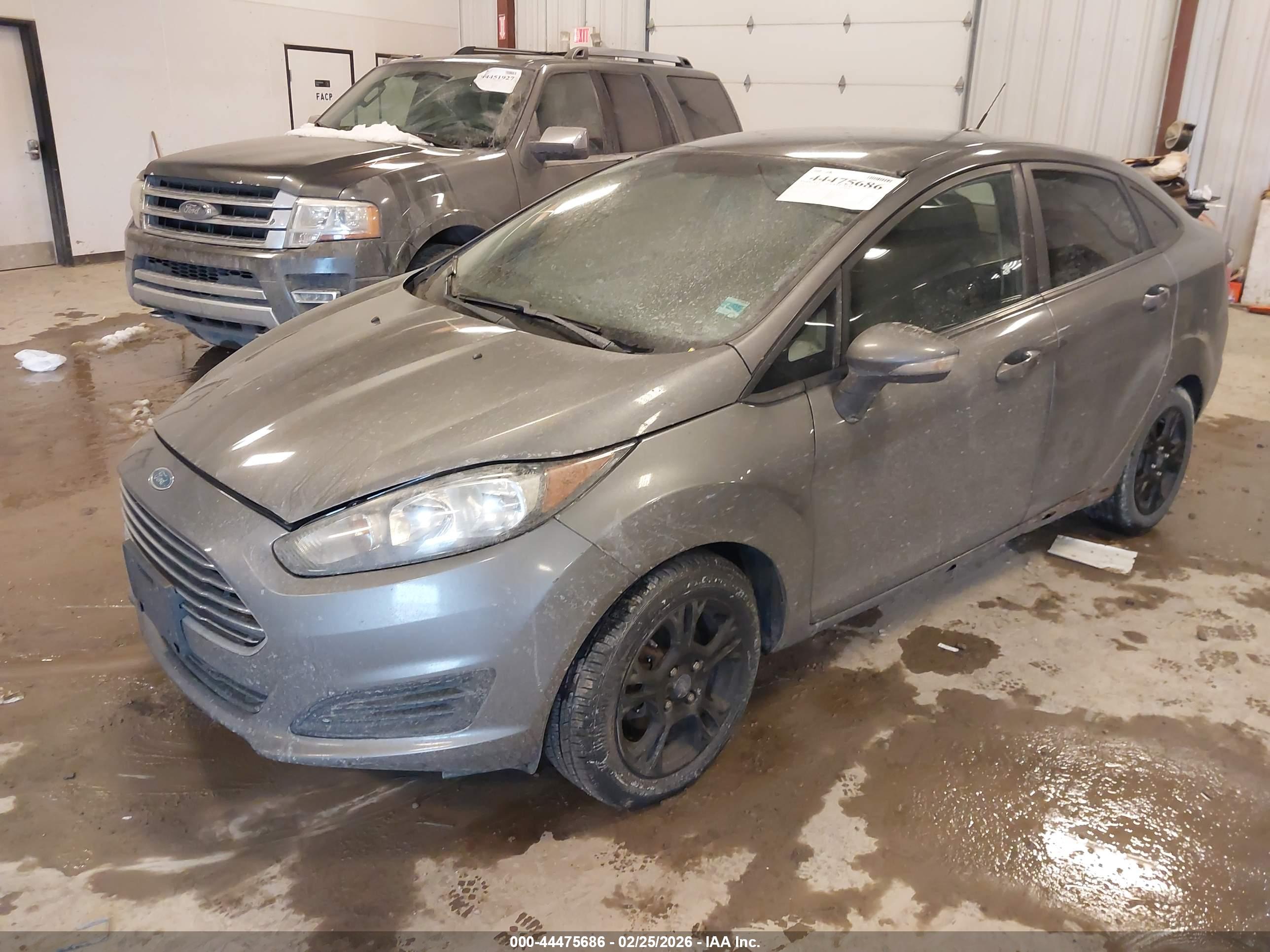 FORD FIESTA image 2