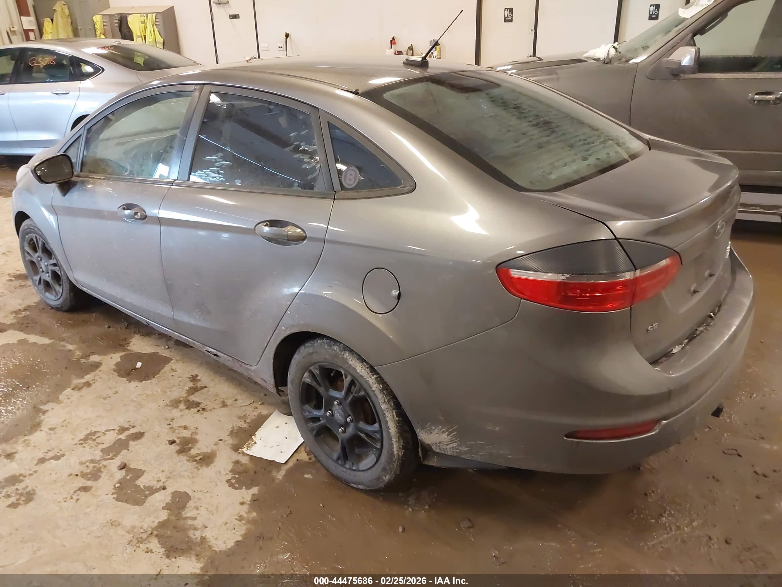 FORD FIESTA image 3