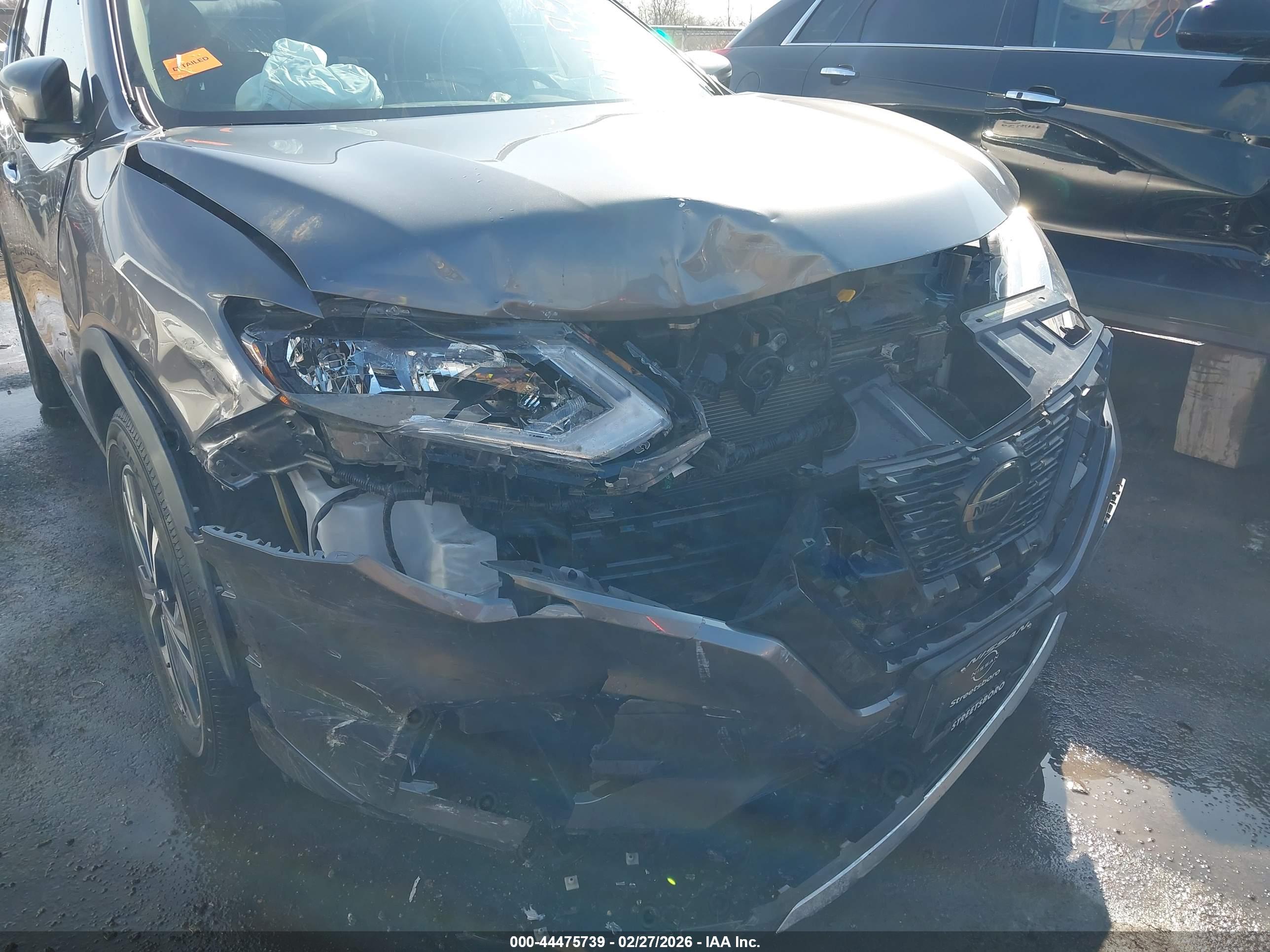 NISSAN ROGUE image 6