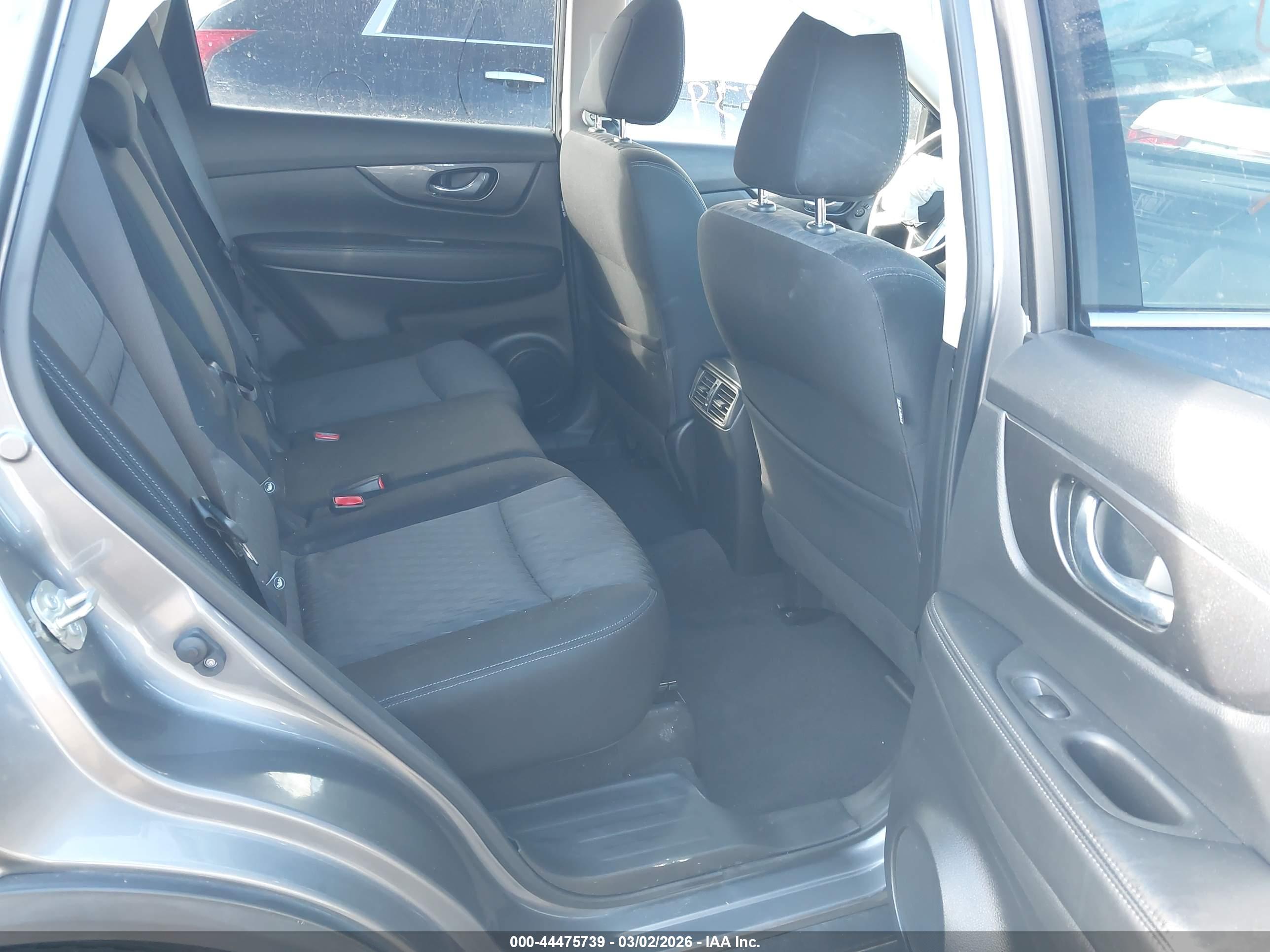 NISSAN ROGUE image 8
