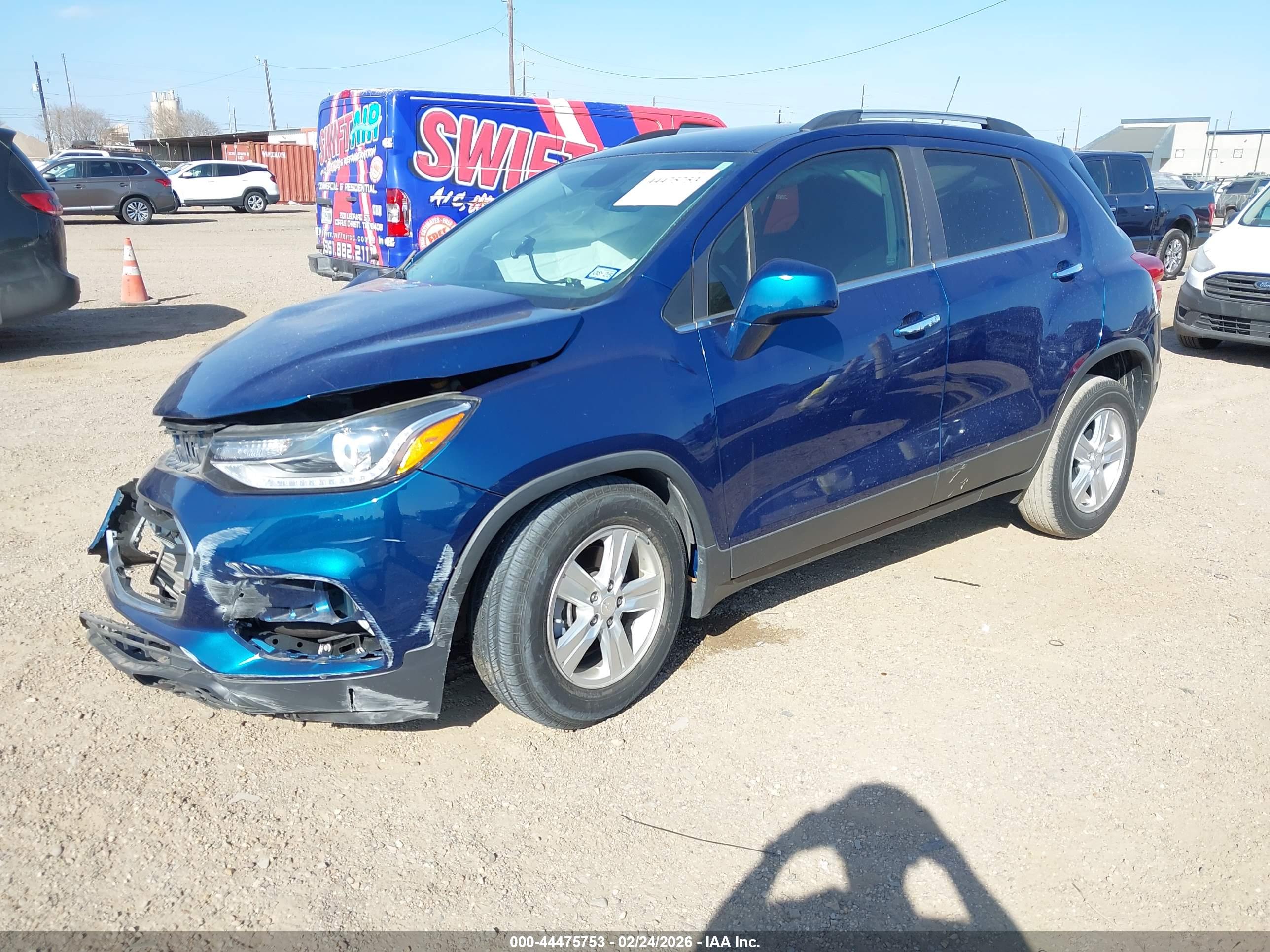 CHEVROLET TRAX image 2