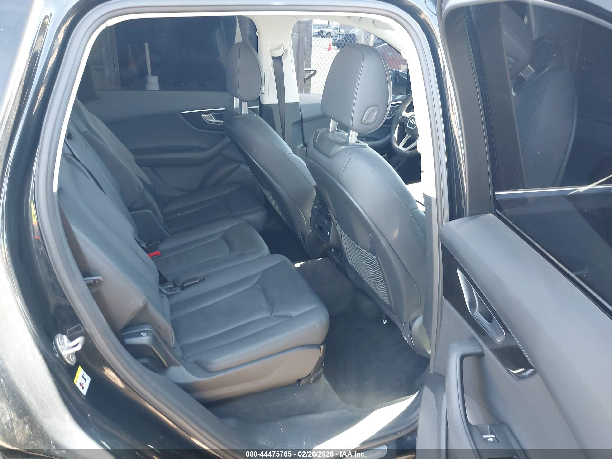 AUDI Q7 image 8
