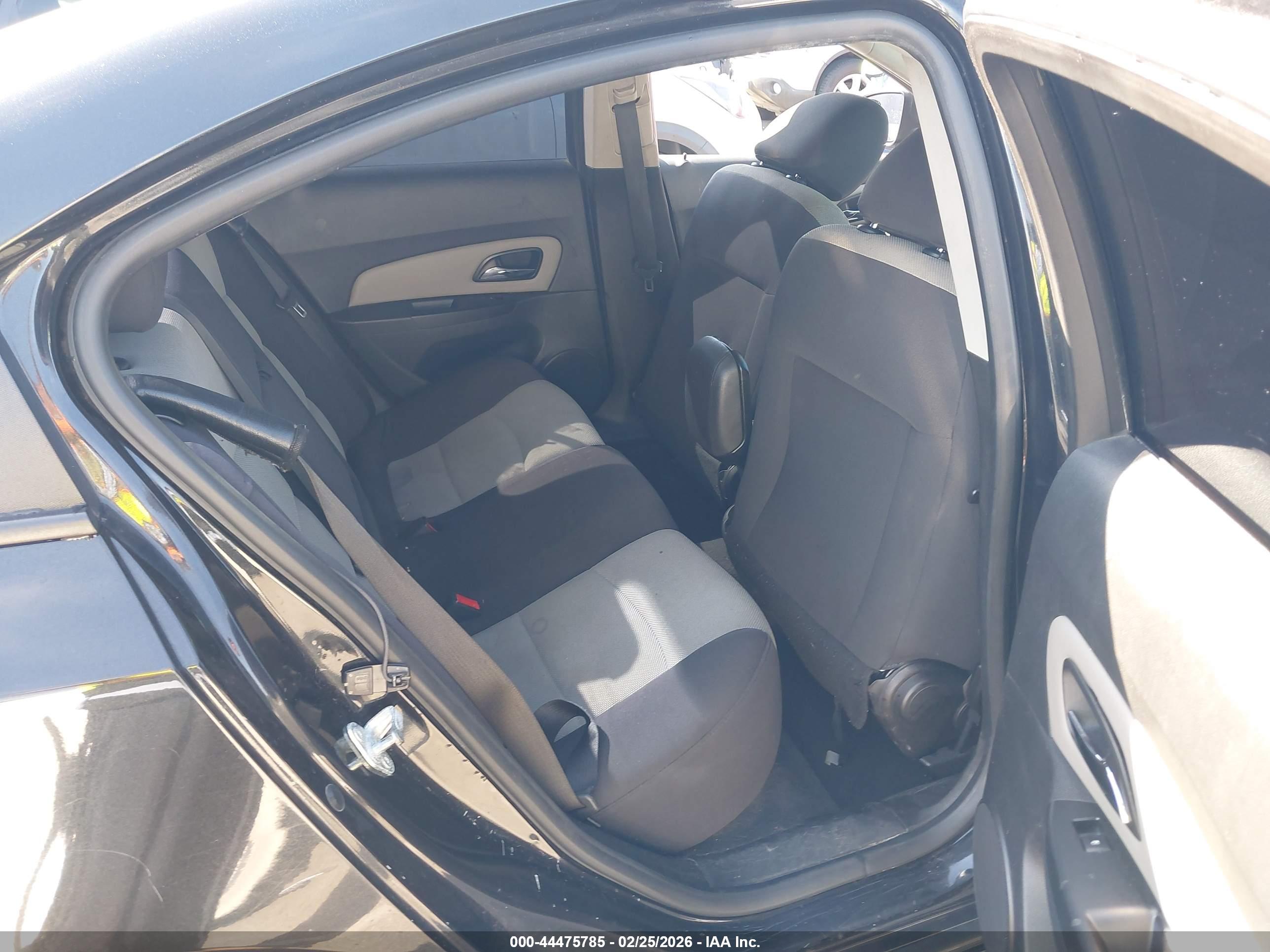 CHEVROLET CRUZE image 8
