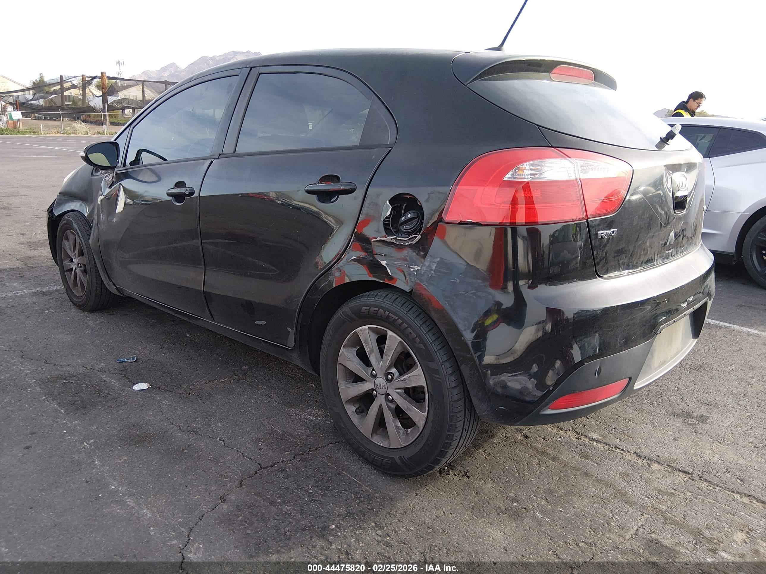KIA RIO5 image 3