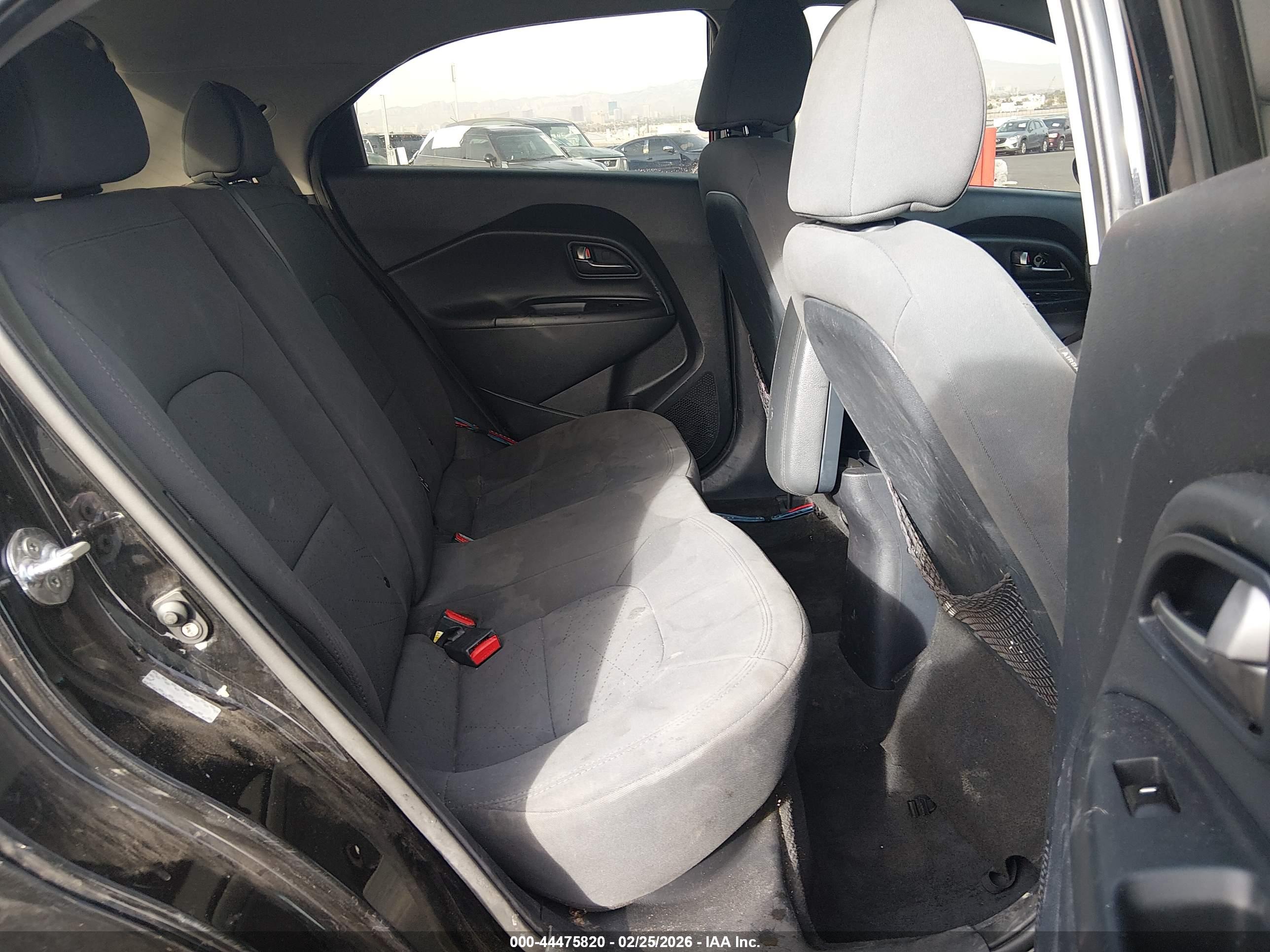 KIA RIO5 image 8