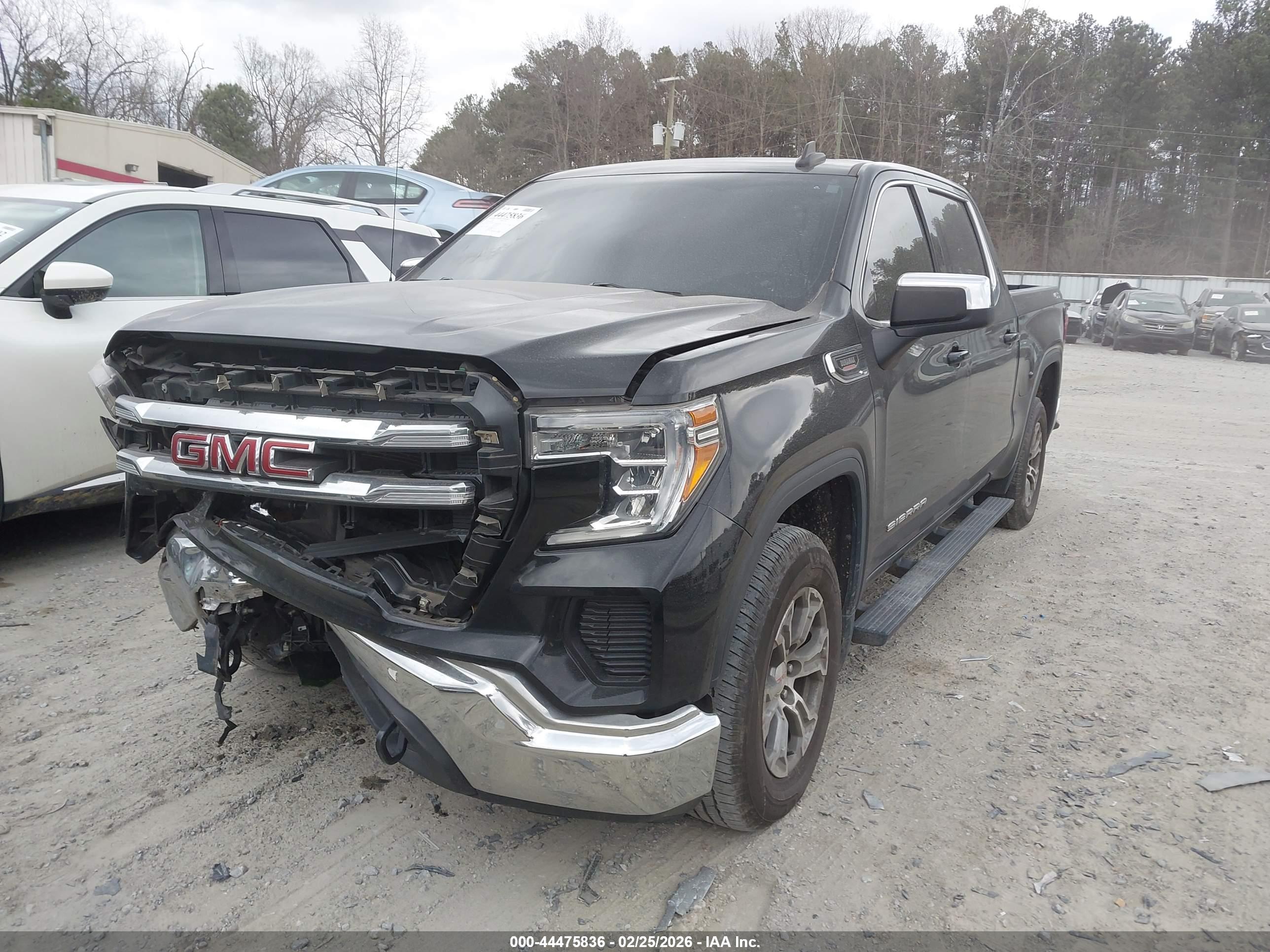 GMC SIERRA image 2